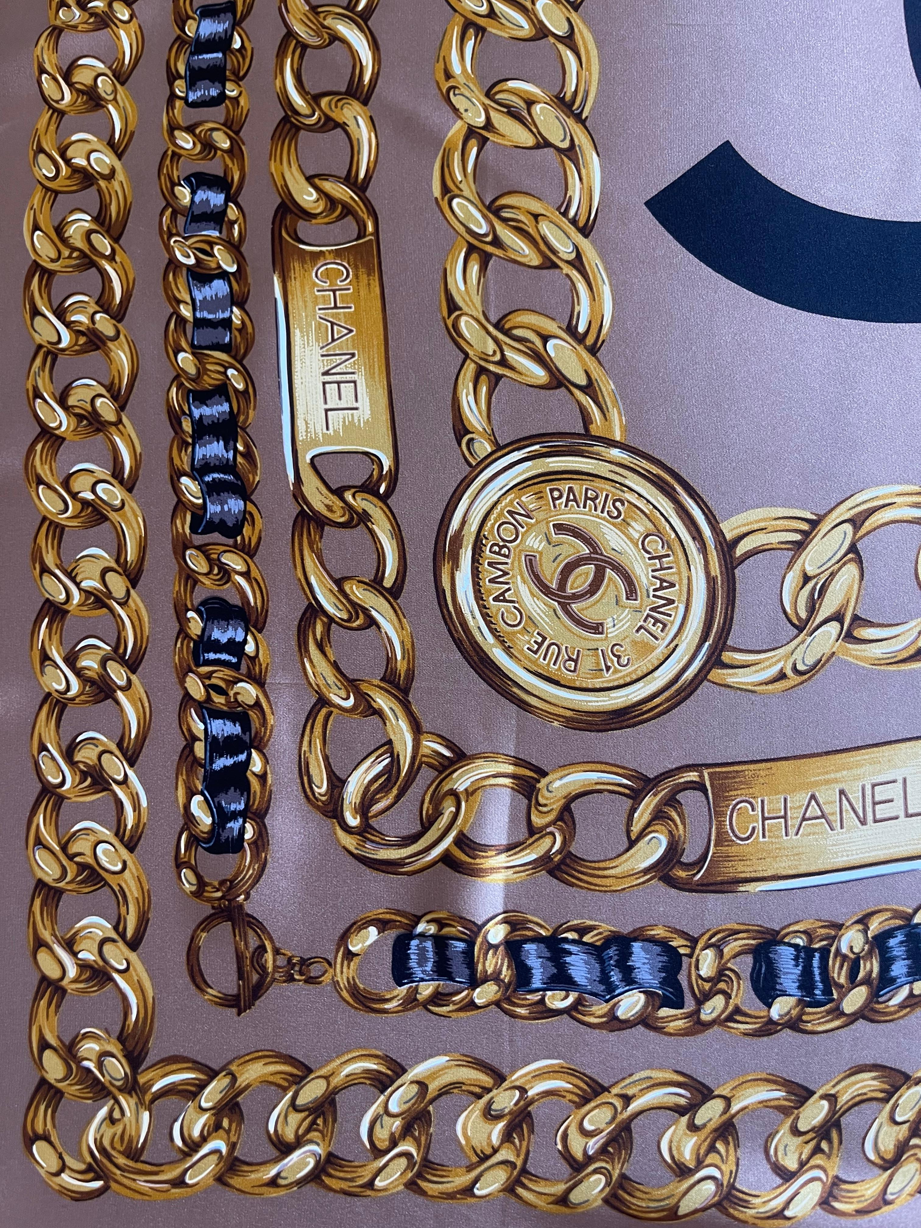 Sciarpa di seta a catena grigia Chanel in vendita 1