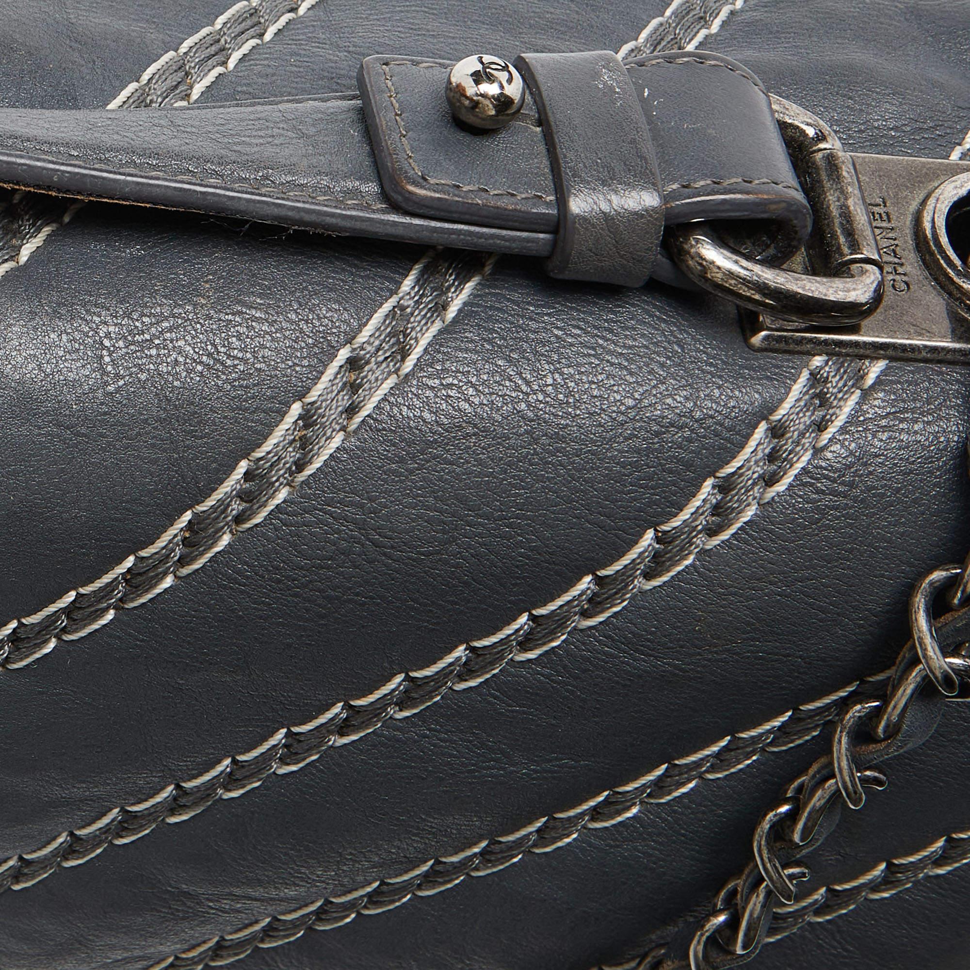 Chanel Grau Chevron Stitched Leder CC Top Handle Flap Bag aus Leder im Angebot 11