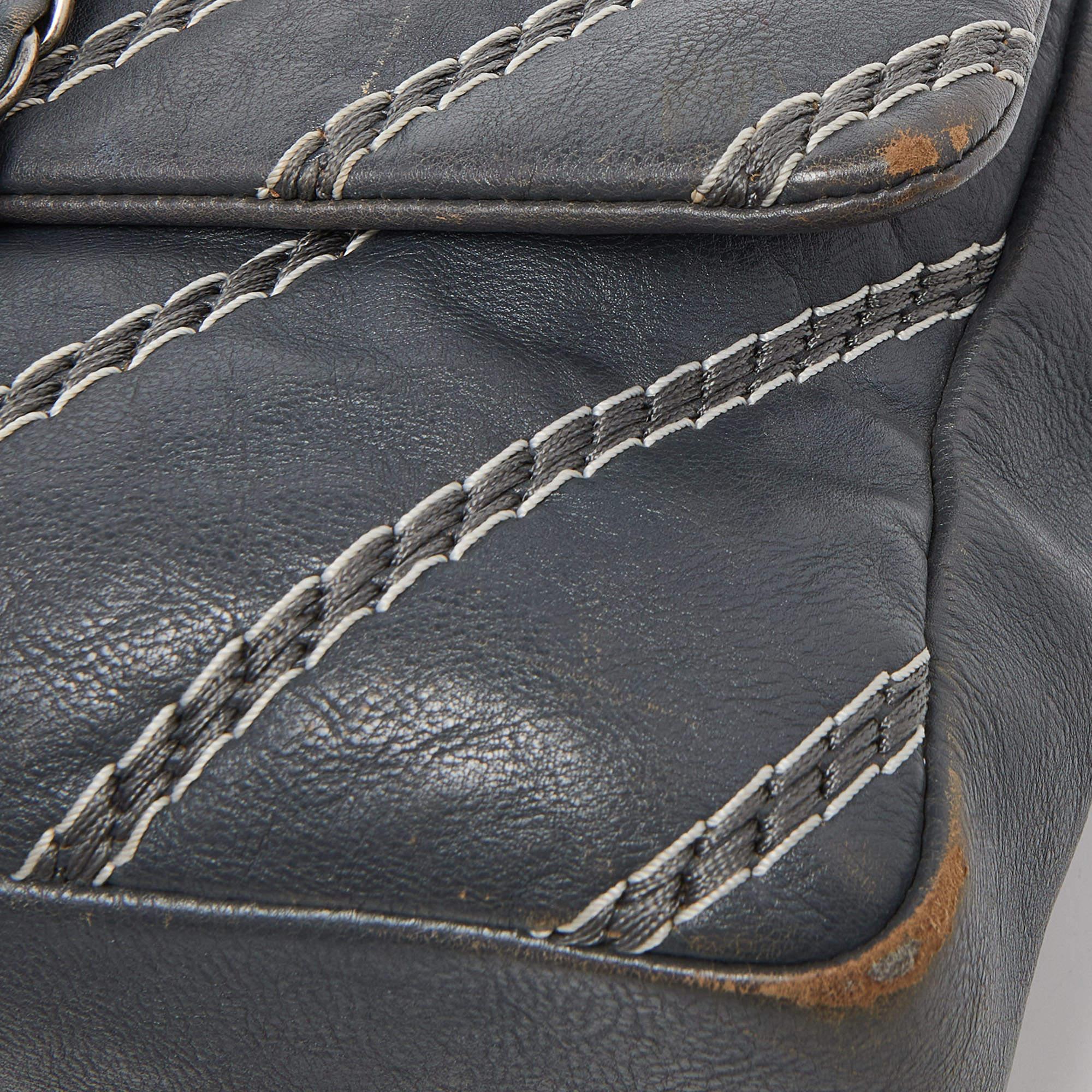 Chanel Grau Chevron Stitched Leder CC Top Handle Flap Bag aus Leder im Angebot 13