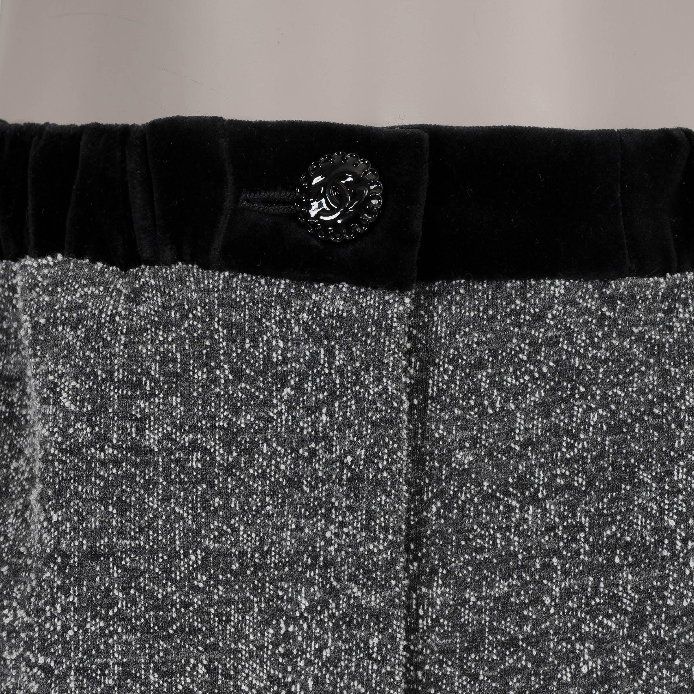 Women's CHANEL grey cotton 22B TWEED TRACK Pants 36 XS