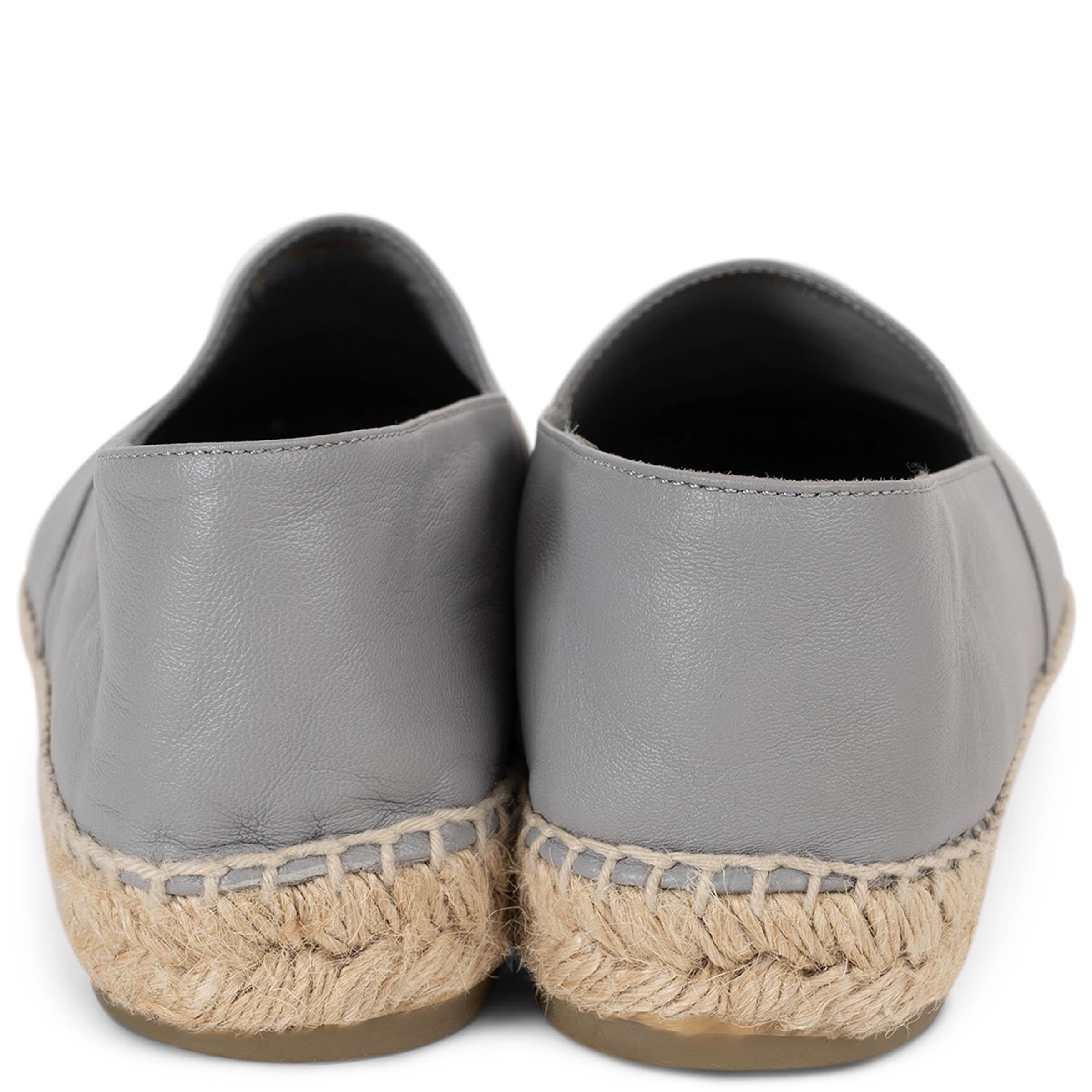 Chanel grigio e grigio scuro in pelle REV ESPADRILLES Scarpe basse 39 In condizioni ottime in vendita a Zürich, CH