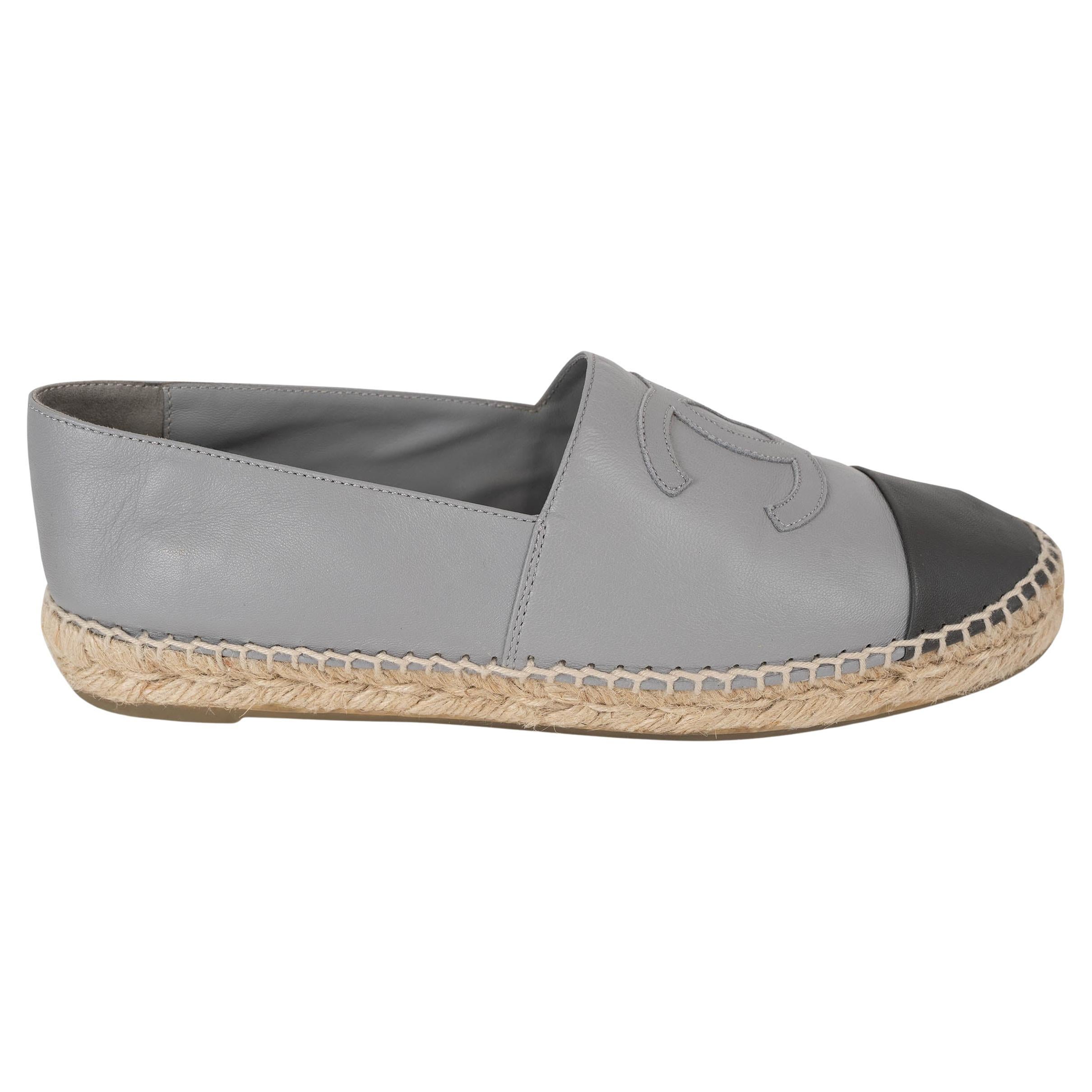 Chanel grigio e grigio scuro in pelle REV ESPADRILLES Scarpe basse 39