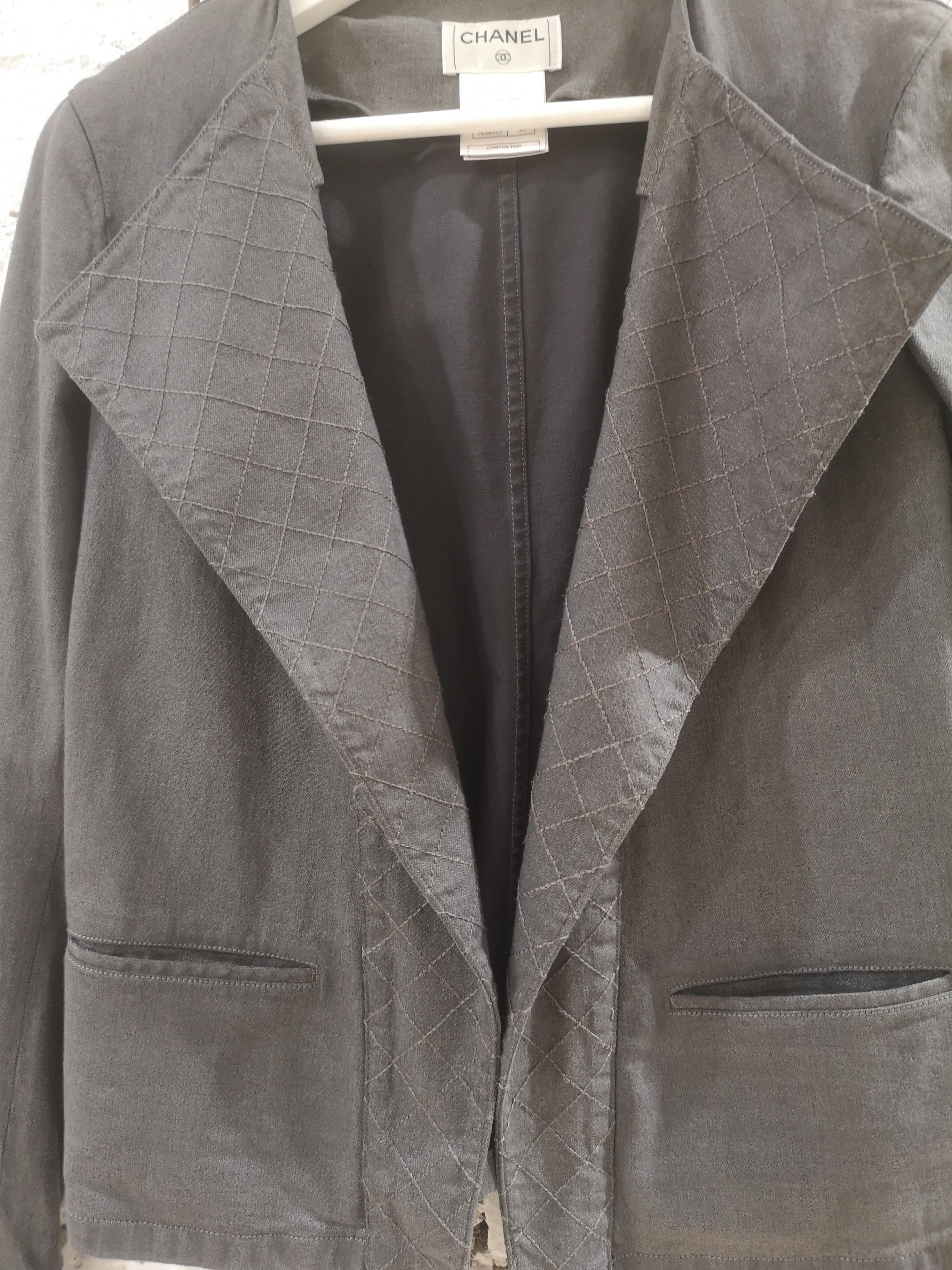 Chanel grey denim jacket In Excellent Condition For Sale In Capri, IT