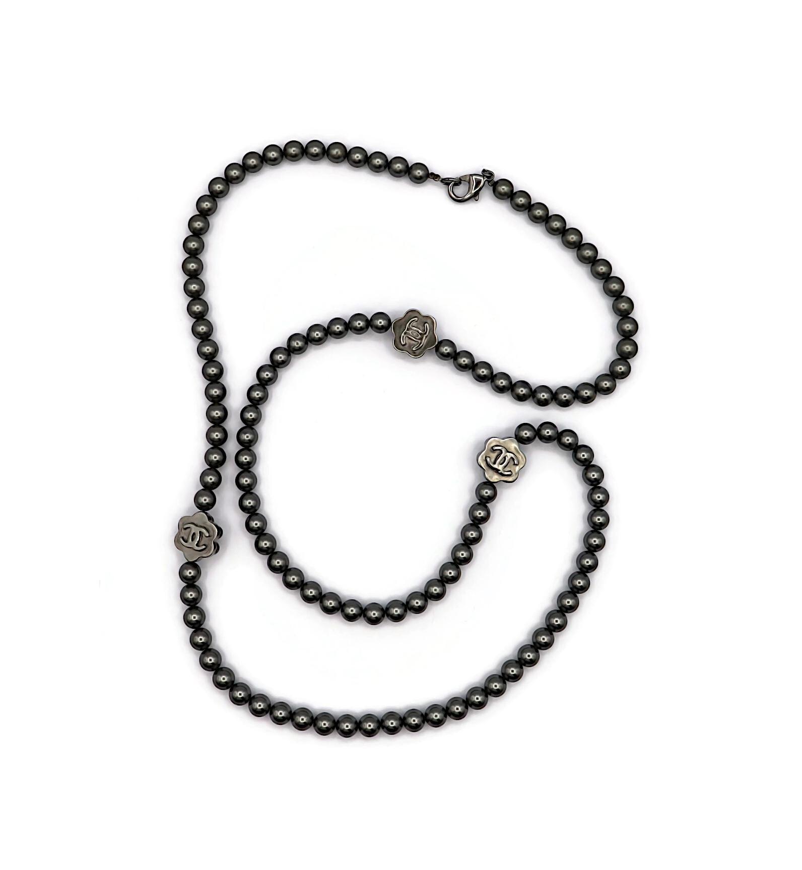 CHANEL Grey Faux Pearl Necklace, 2015 In Excellent Condition For Sale In Nice, FR