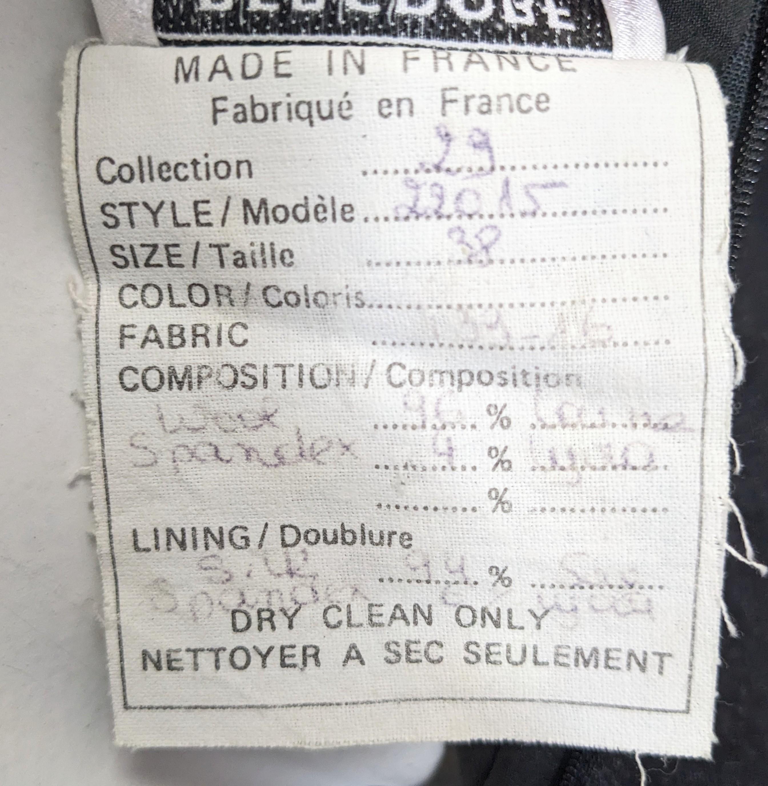 Chanel Grauer Stretch-Bleistiftrock aus Flanell im Angebot 5