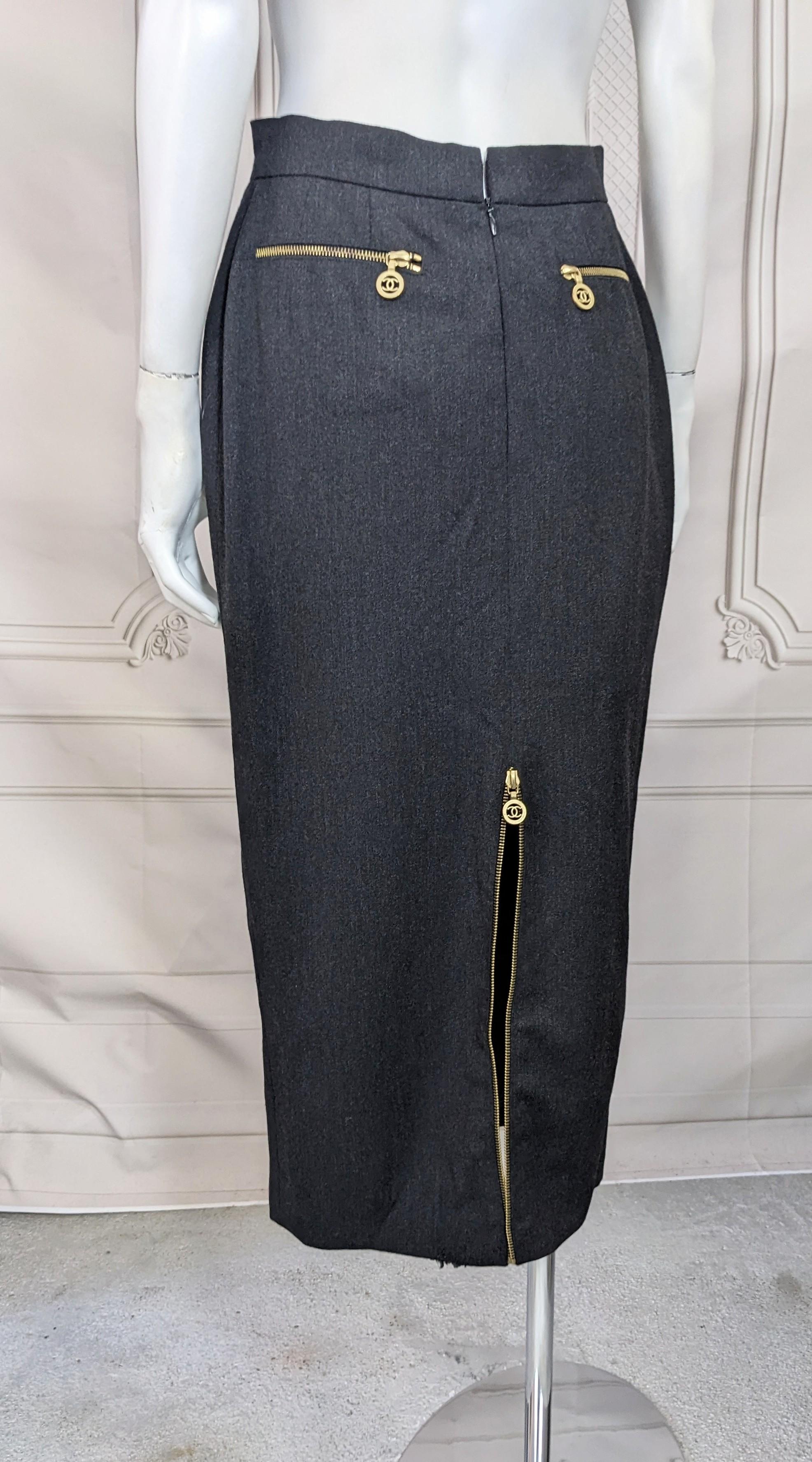 Chanel Grauer Stretch-Bleistiftrock aus Flanell im Angebot 3