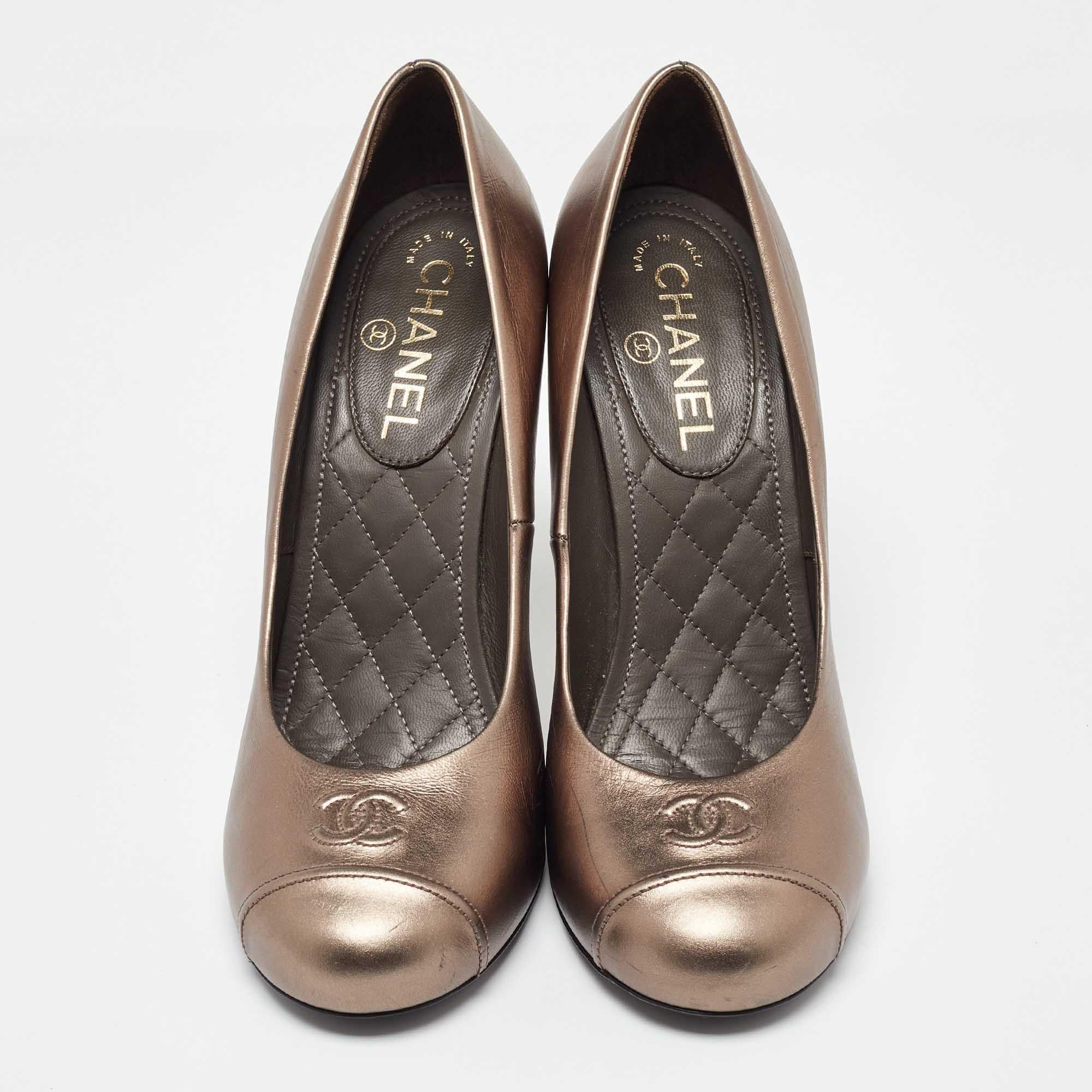 Brown Chanel Grey Leather CC Pearl Heel Cap Toe Pumps Size 40