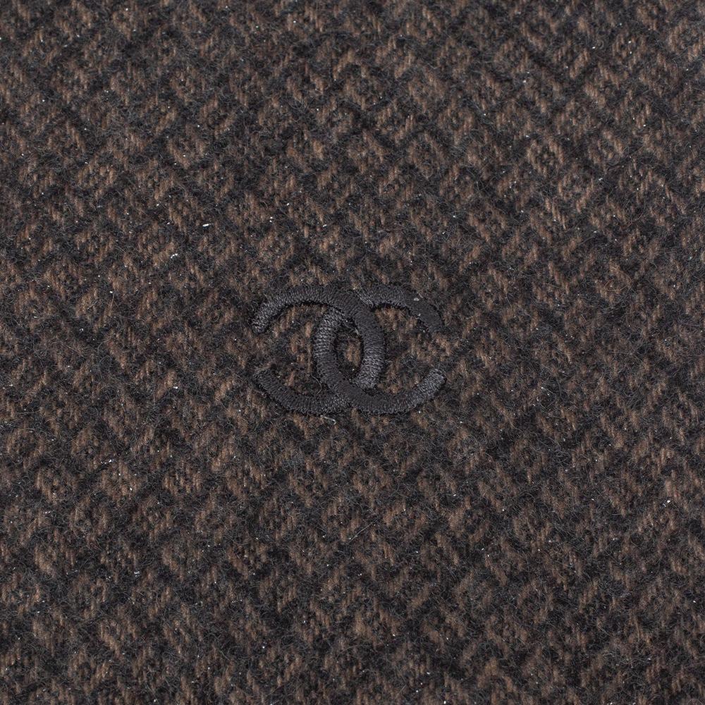Chanel Grey Lurex Cashmere Knit Fringed Muffler In Good Condition In Dubai, Al Qouz 2