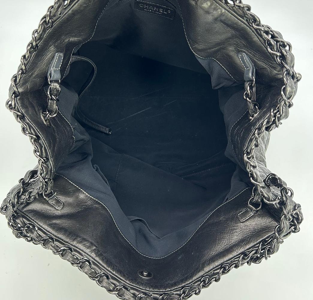 Chanel - Fourre-tout en cuir gris métallisé avec chaîne Me Shoulder Bag en vente 4