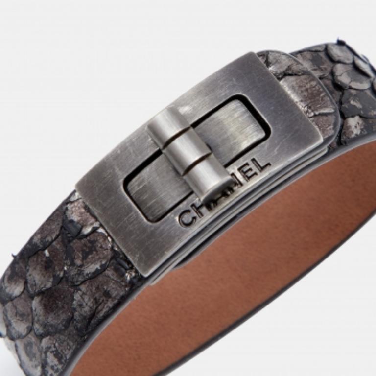 Women's Chanel Grey Metallic Snakeskin Leather Bracelet For Sale