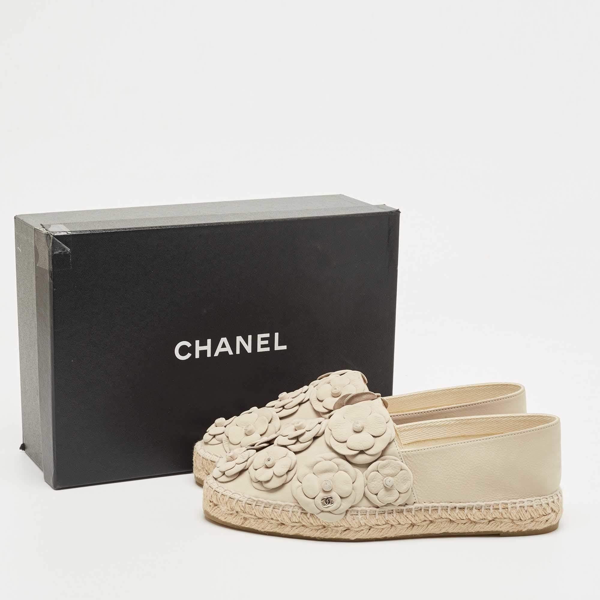 Chanel Grey Nubuck Leather CC Camelia Espadrille Flats 4