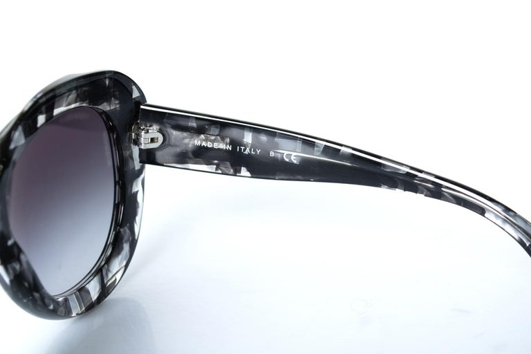 Chanel, Grey oversized sunglasses Chanel, Grey oversized sunglasses For Sale at 1stDibs main image 3