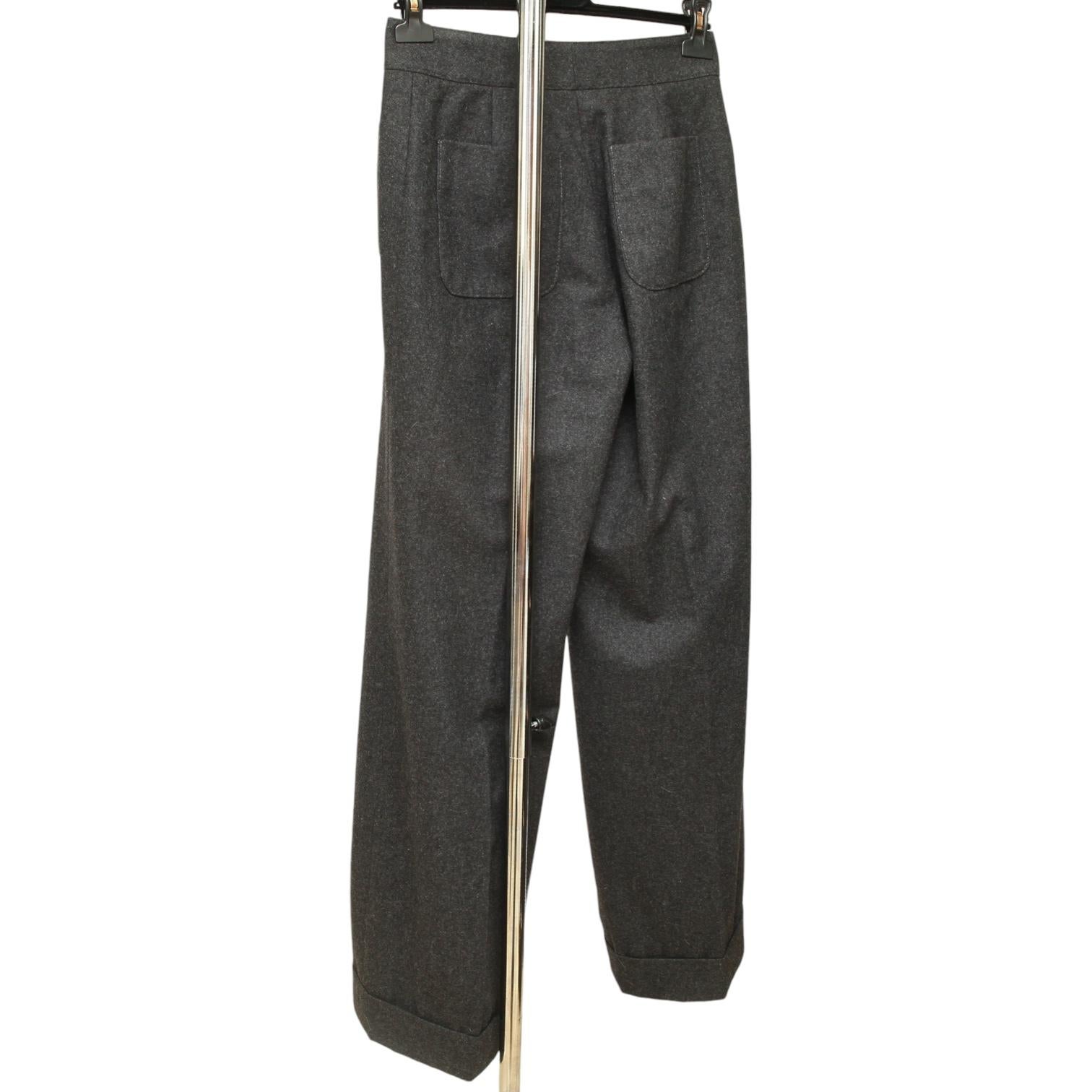 Women's CHANEL Pants Grey Trousers Wide Leg Wool Cuffed Silver Button Silk Lining Sz 40 For Sale
