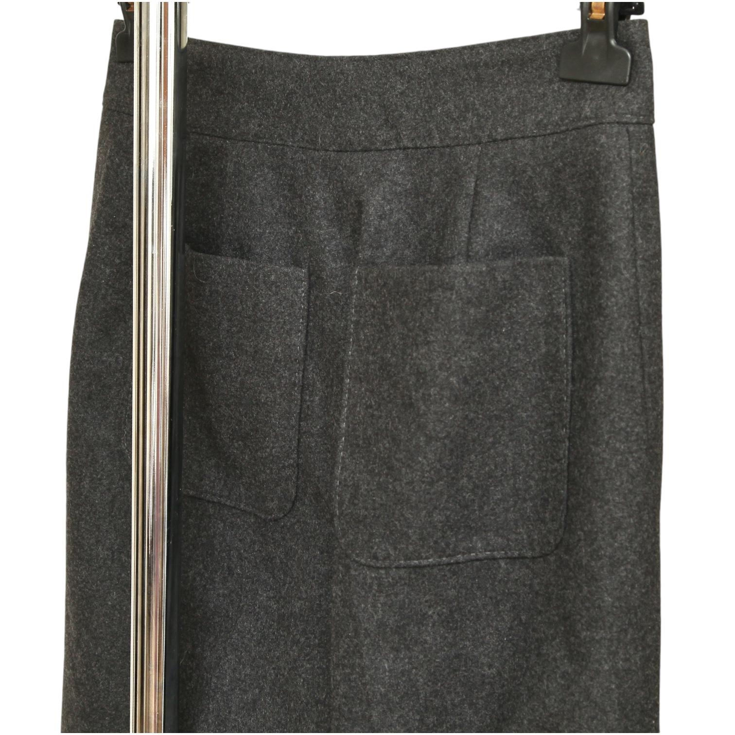CHANEL Pants Grey Trousers Wide Leg Wool Cuffed Silver Button Silk Lining Sz 40 For Sale 3