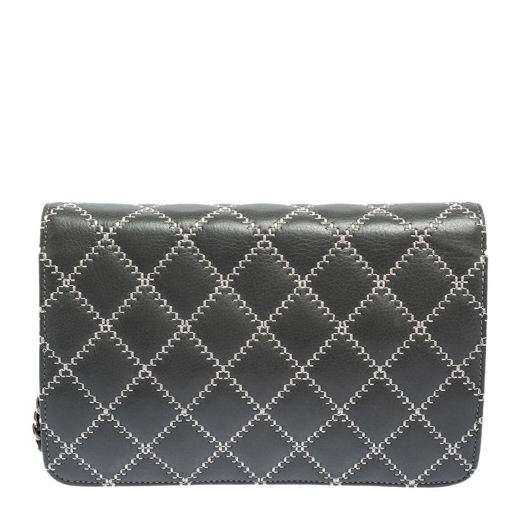 Chanel Grey/Pink Quilted Leather Wild Stitch CC Wallet on Chain In Good Condition In Dubai, Al Qouz 2