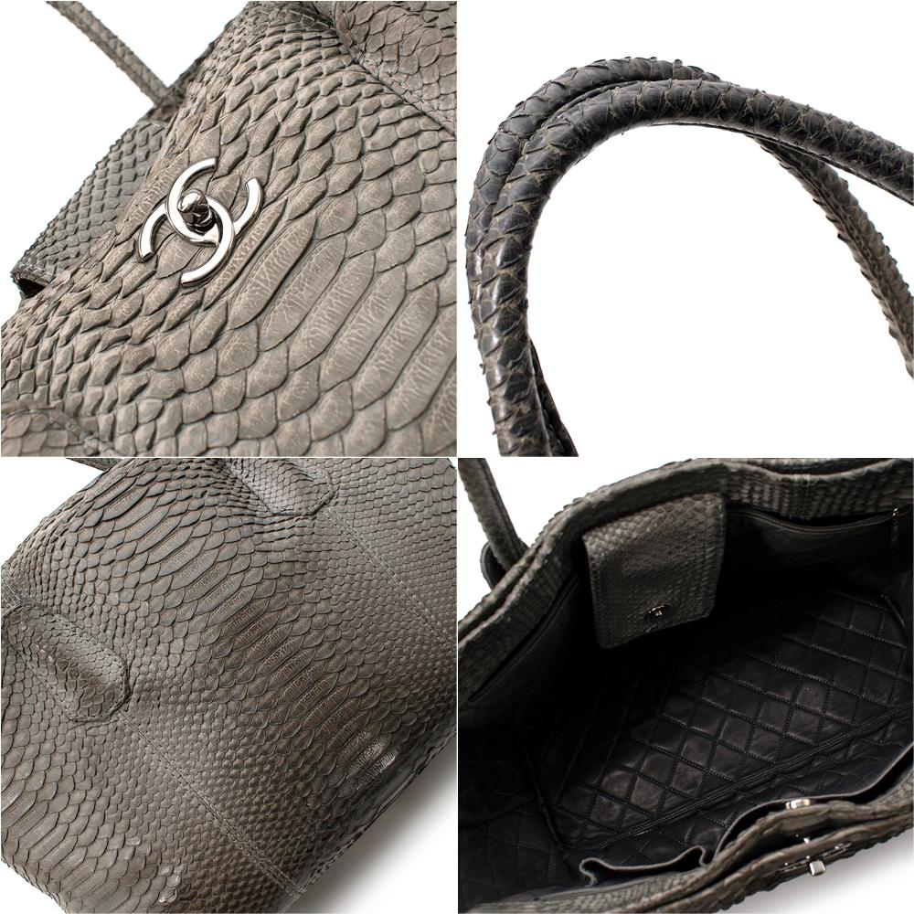 Women's Chanel Grey Python Executive Cerf Tote Bag For Sale