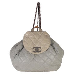 Chanel „In The Mix“-Rucksack aus grauem, gestepptem Kalbsleder
