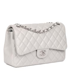 CHANEL Graue gesteppte Kaviar-Ledertasche mit klassischer doppelter Klappe