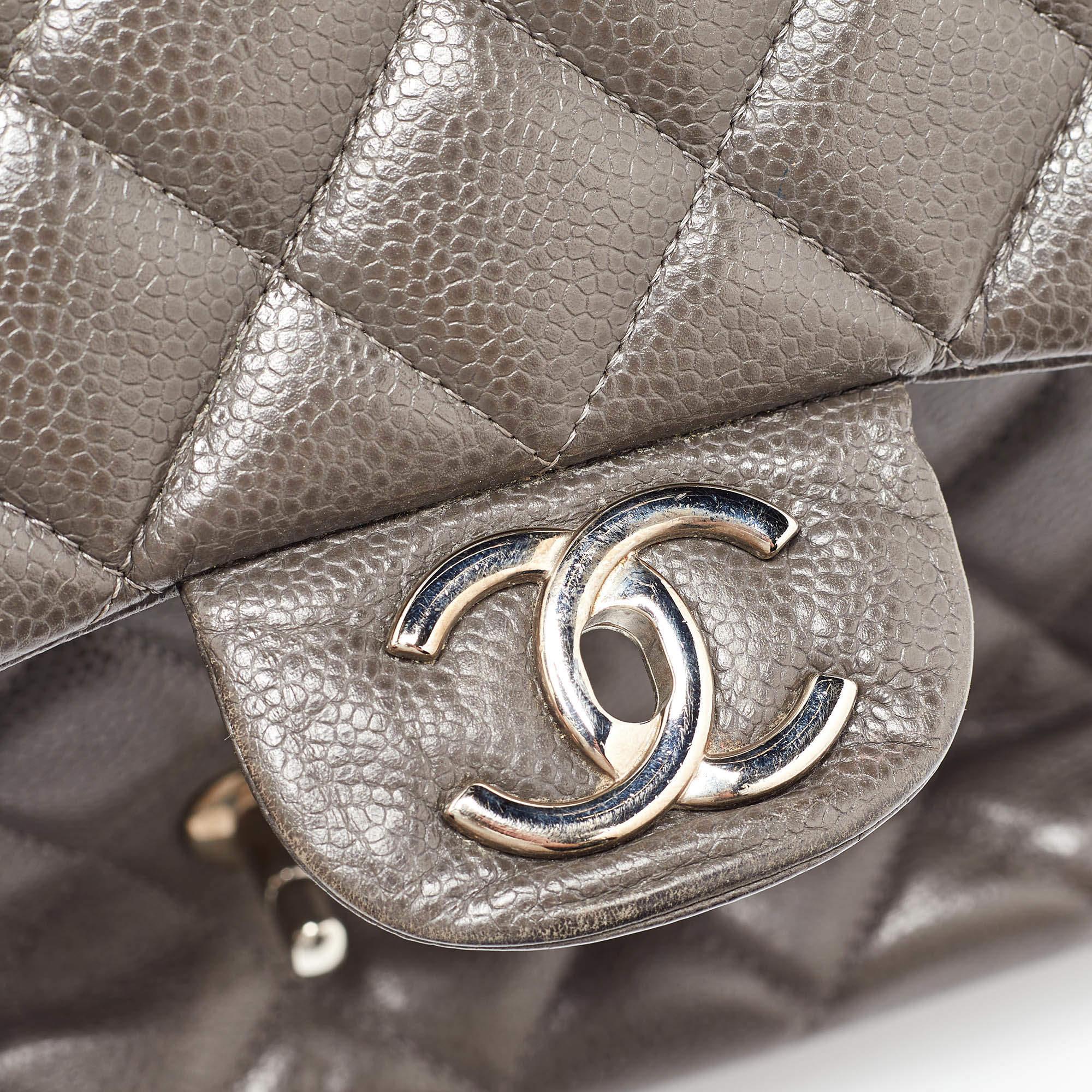 Bolso Chanel Gris Acolchado Caviar Piel Maxi Classic Doble Solapa en venta 3