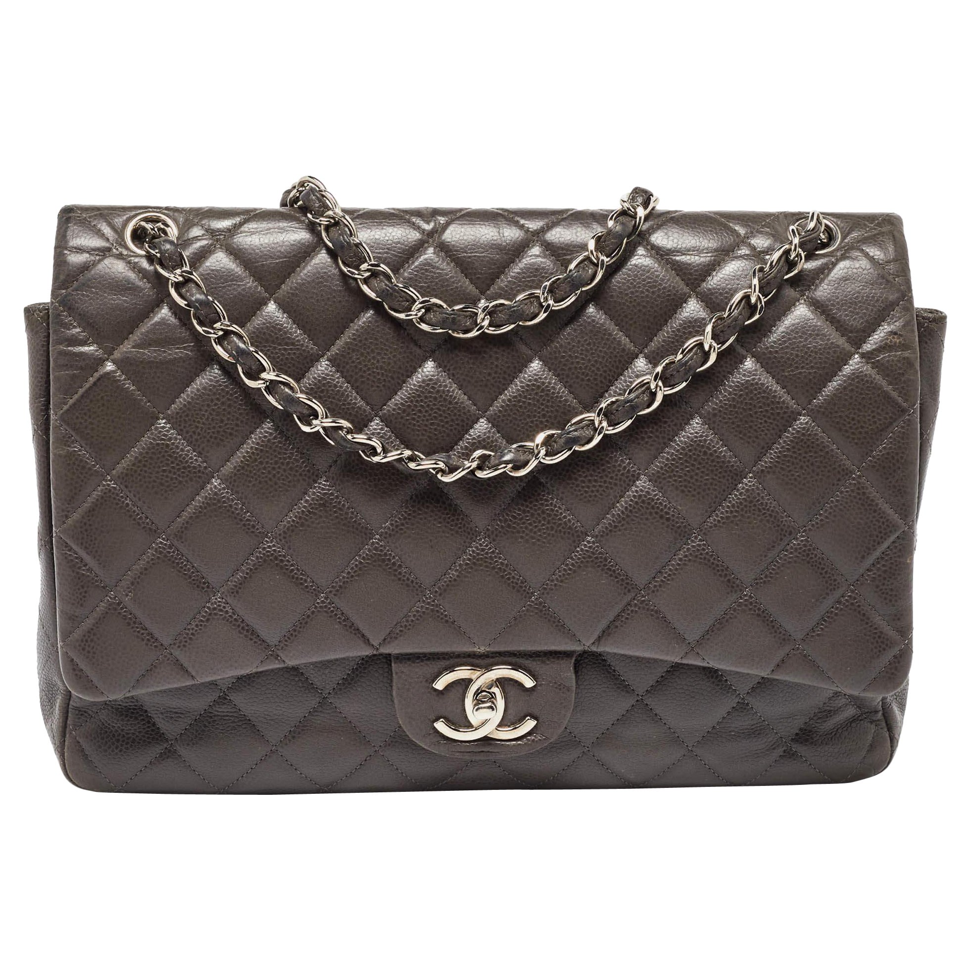 Chanel Graue Maxi Classic Double Flap Tasche aus gestepptem Kaviarleder mit doppelter Klappe