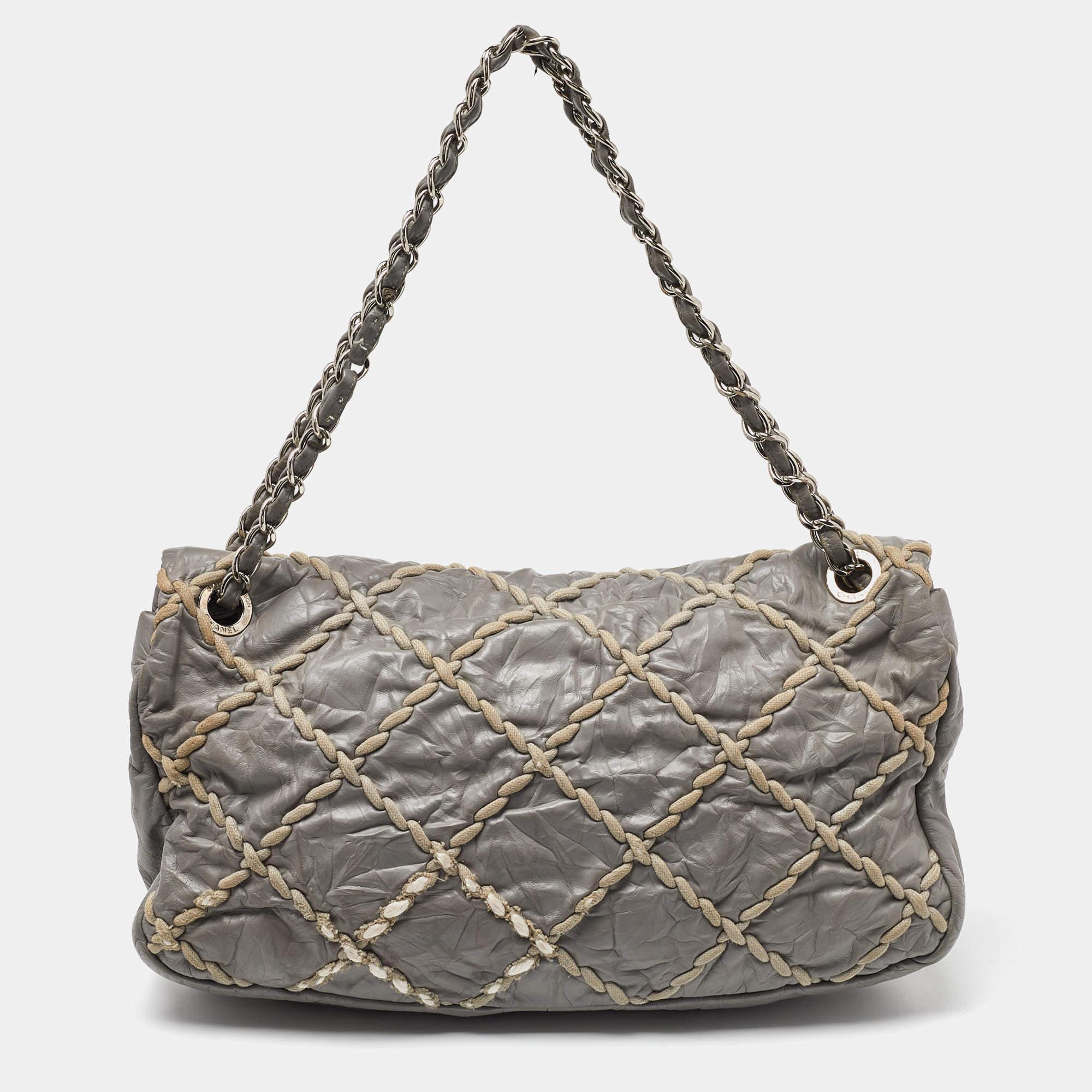 Chanel Grey Quilted Crinkled Leather Ultra Stitch Classic Flap Bag In Good Condition In Dubai, Al Qouz 2