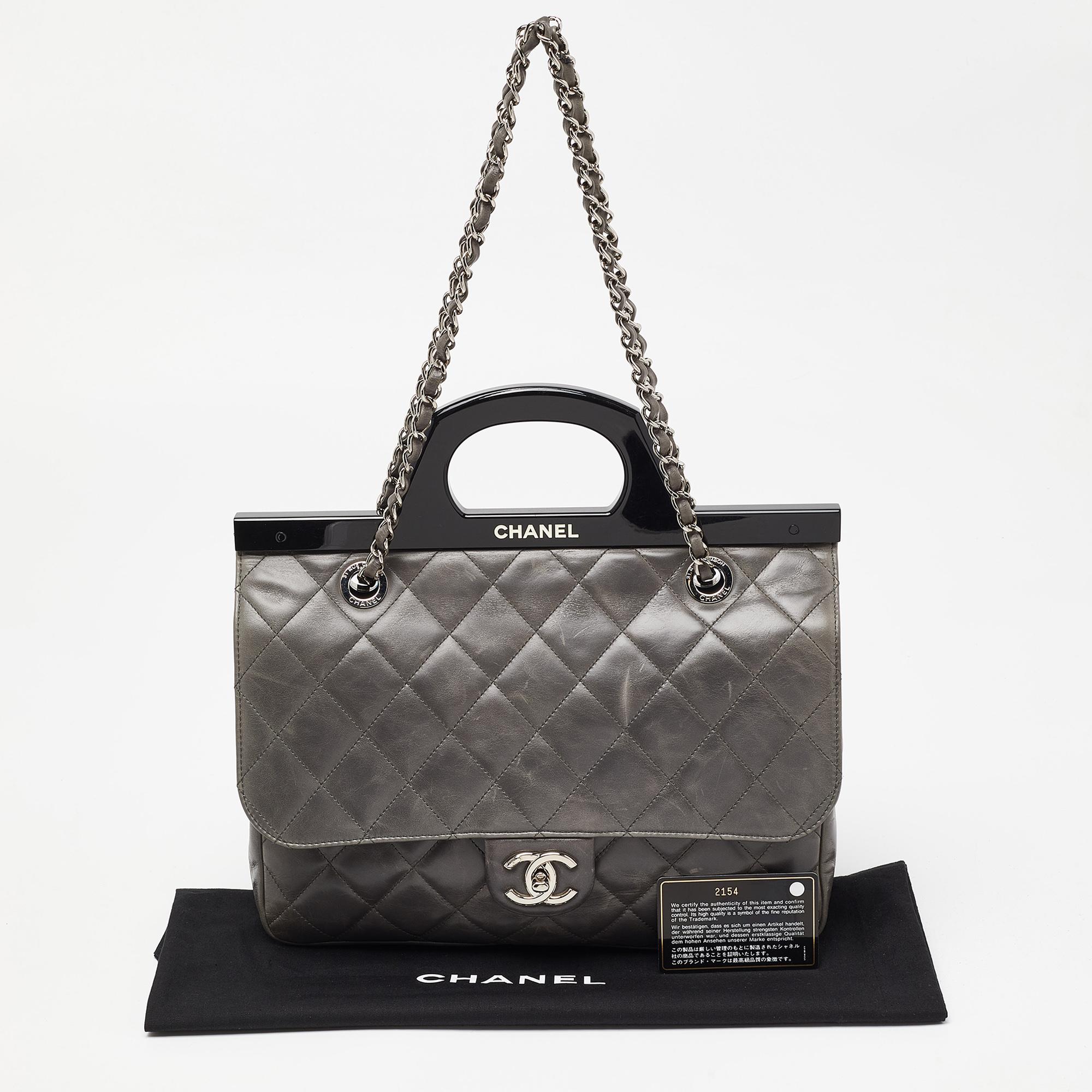 Chanel Grey Quilted Glazed Leather Small CC Delivery Bag For Sale 5