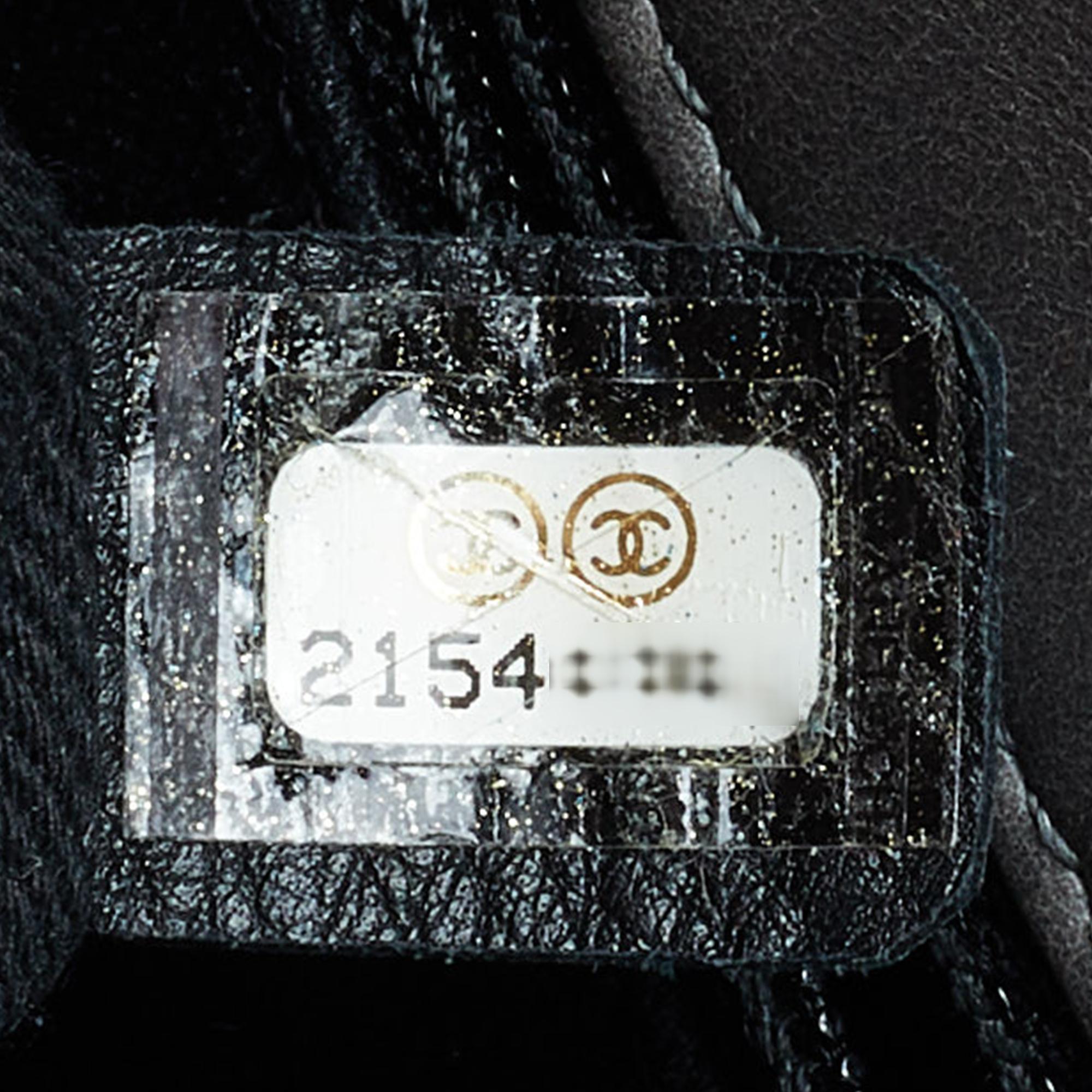 Chanel Grey Quilted Glazed Leather Small CC Delivery Bag For Sale 3