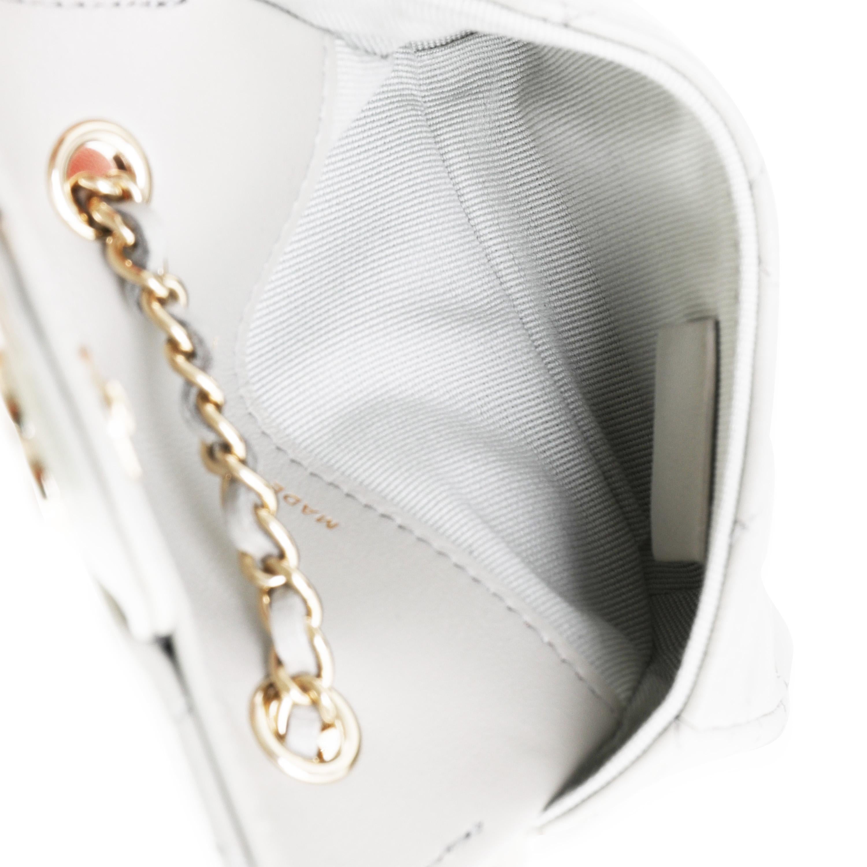 Chanel Borsa mini a catena in pelle d'agnello trapuntata grigia In condizioni ottime a New York, NY
