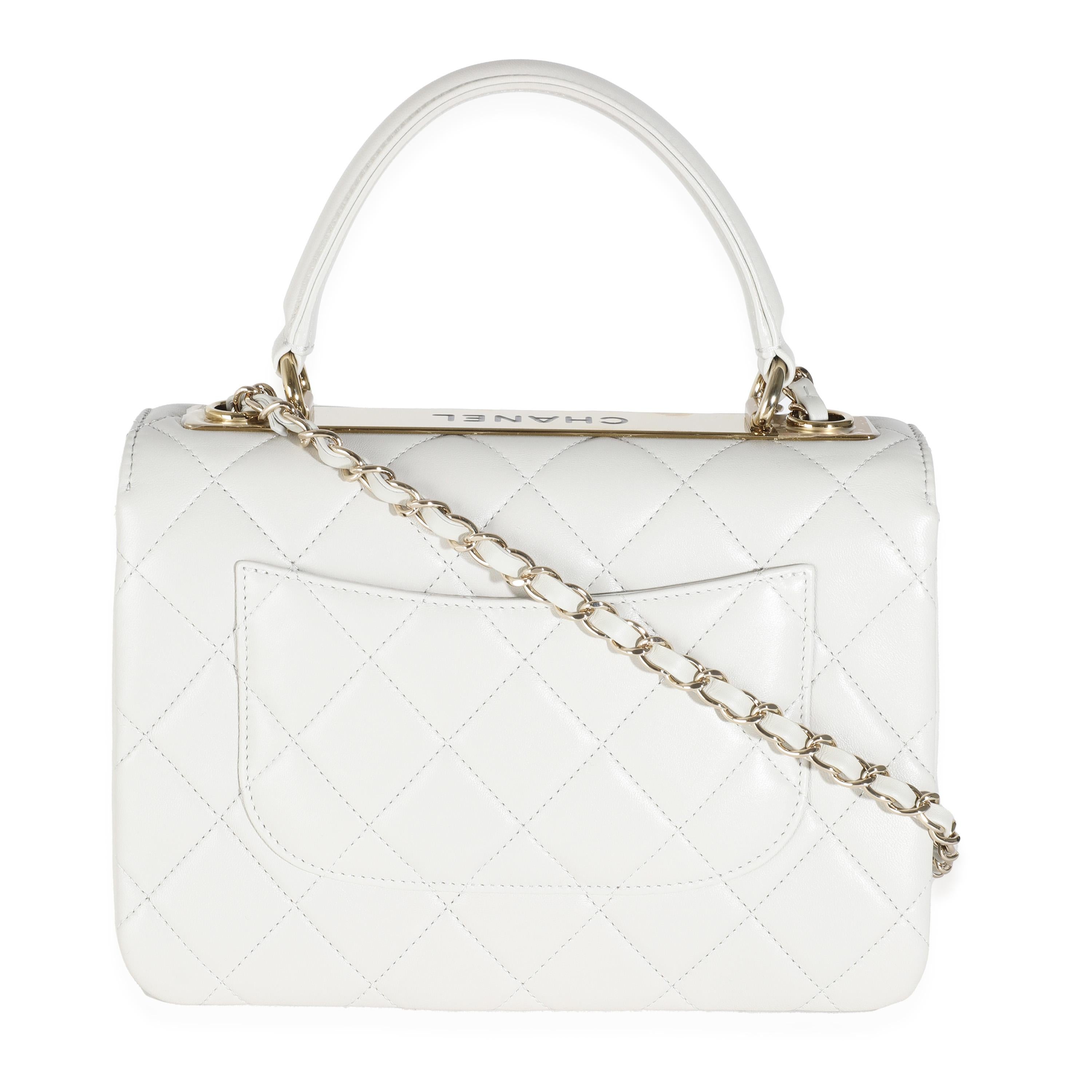 Titre du listing : Chanel Grey Quilted Lambskin Small Trendy CC Top Handle Flap Bag
SKU : 143894
Condit : Usagé 
Description de l'état : Un classique intemporel qui ne se démode jamais, le sac à rabat de Chanel date de 1955 et a connu un certain