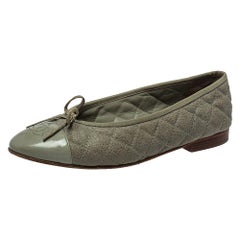 Chanel Grey Quilted Leather CC Bow Cap Toe Ballet Flats Size 38