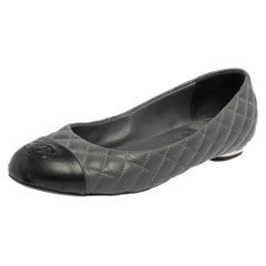Chanel Cuero Gris Acolchado CC Puntera Bailarinas Talla 36.5