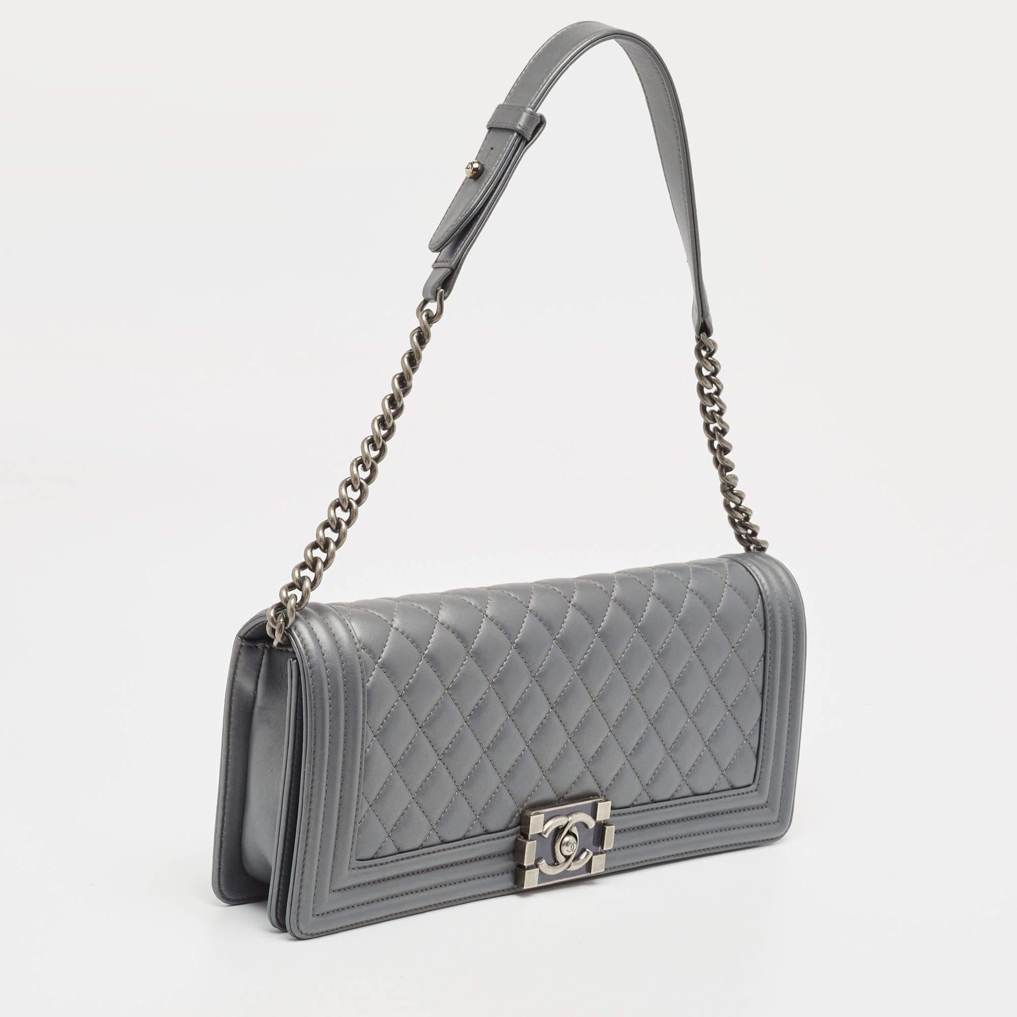 Chanel Grey Quilted Leather East West Boy Bag In Good Condition In Dubai, Al Qouz 2