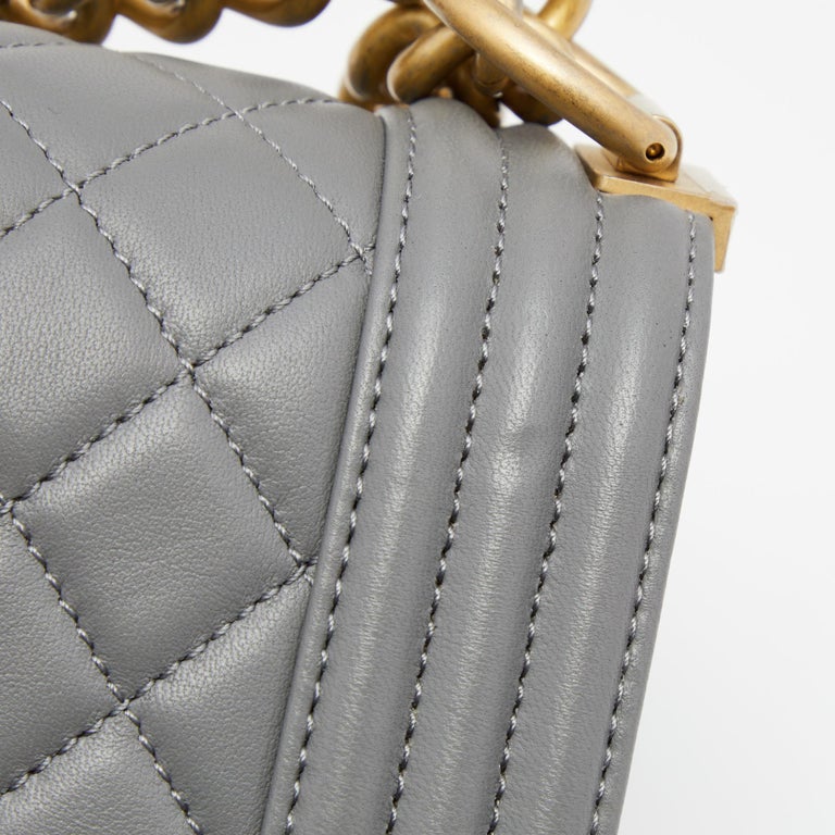 Chanel Grey Quilted Leather Medium Boy Flap Bag For Sale 6