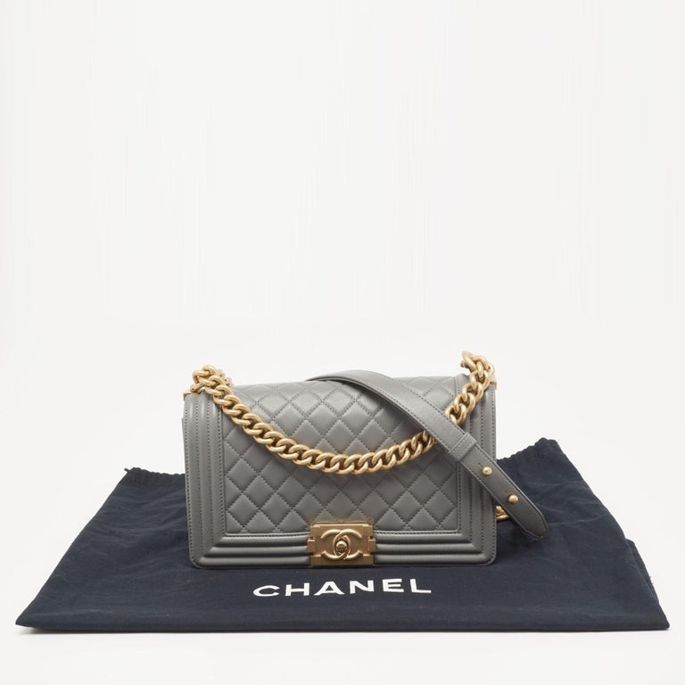 Chanel Grey Quilted Leather Medium Boy Flap Bag For Sale 9