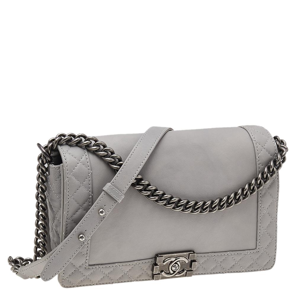 Chanel Grey Quilted Leather Medium Reverso Boy Bag In Good Condition In Dubai, Al Qouz 2
