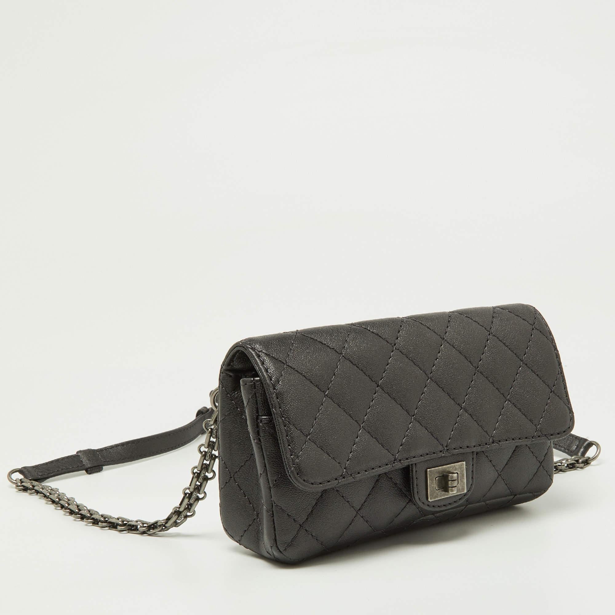 Women's Chanel Grey Quilted Leather Reissue 2.55 Waist Belt Bag For Sale