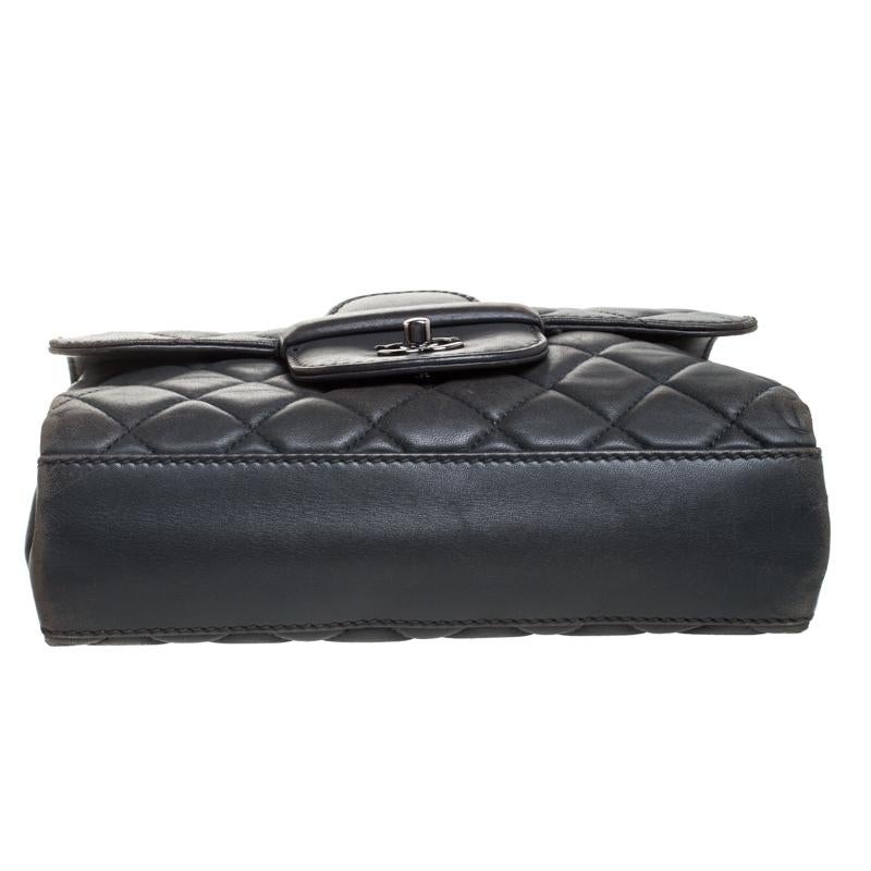Chanel Grey Quilted Leather Shoulder Bag 2