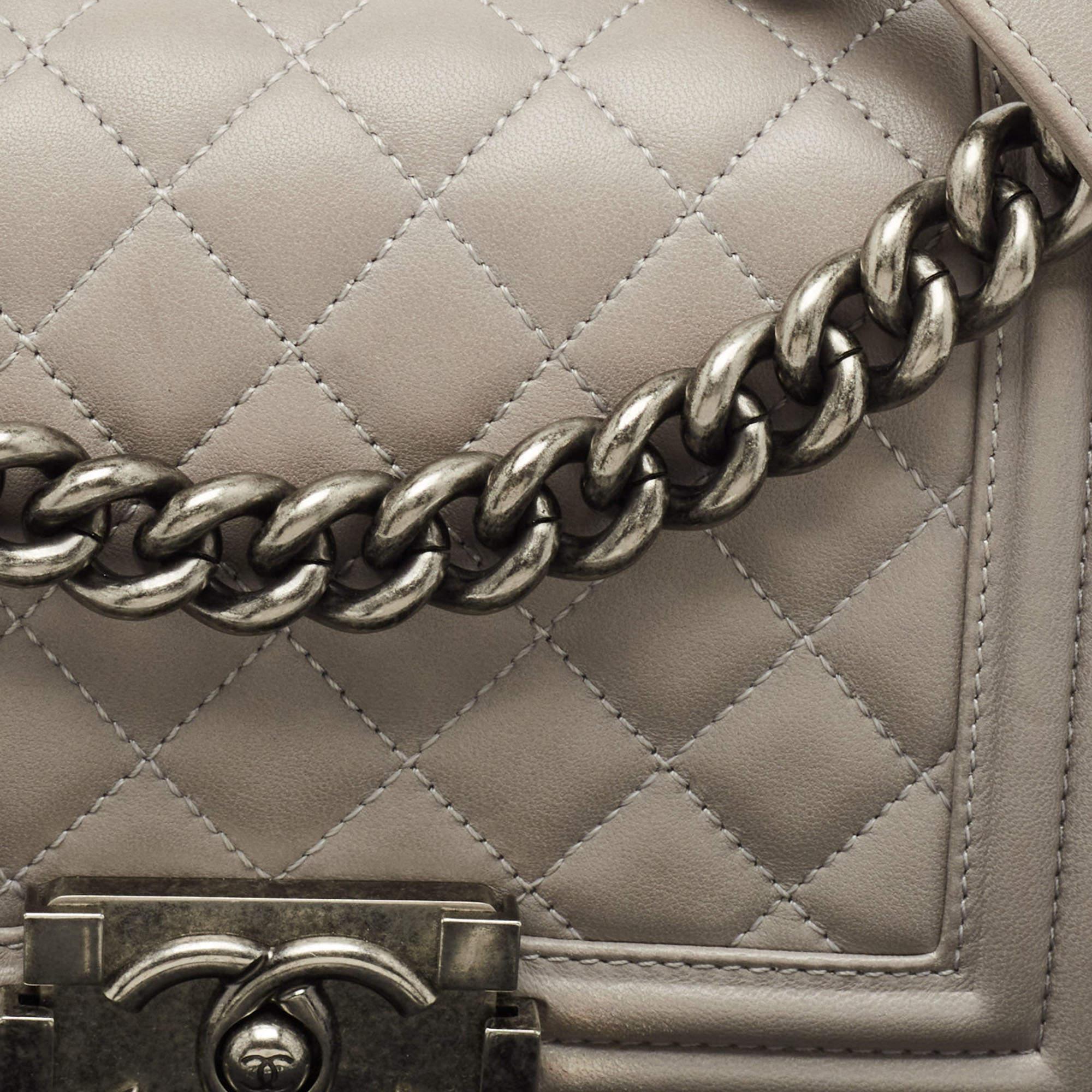 Women's Chanel Grey Quilted Leather Small Boy Flap Bag For Sale