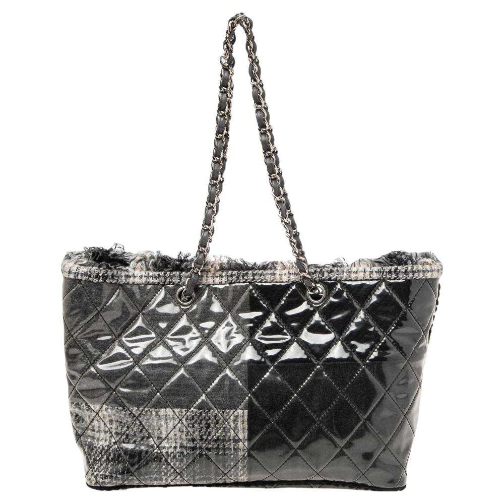 Designed in an effortlessly chic and minimally glamorous style with an everyday functional utility and spacious interior, this Chanel bag is a hard one to miss. Crafted in vinyl and tweed, this beautiful bag features quilting all over and the