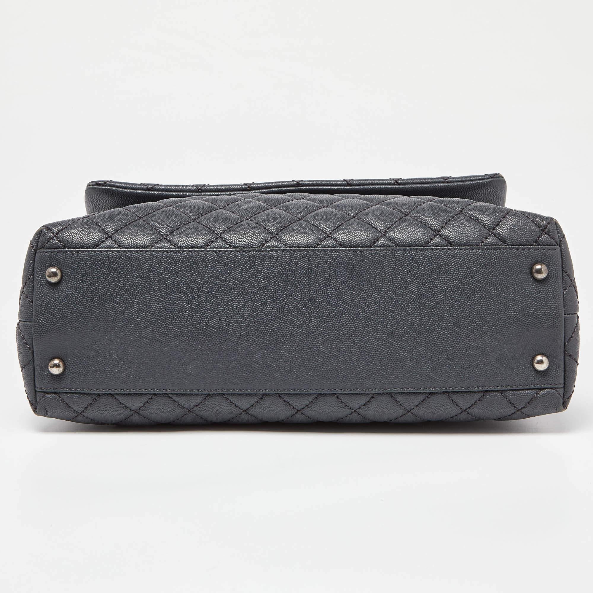 Chanel Medium Coco Top Handle Bag aus grauem/rotem Kaviarleder und Eidechsenleder 1