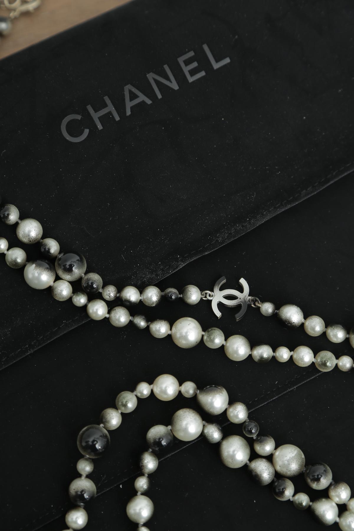 chanel grey pearl necklace