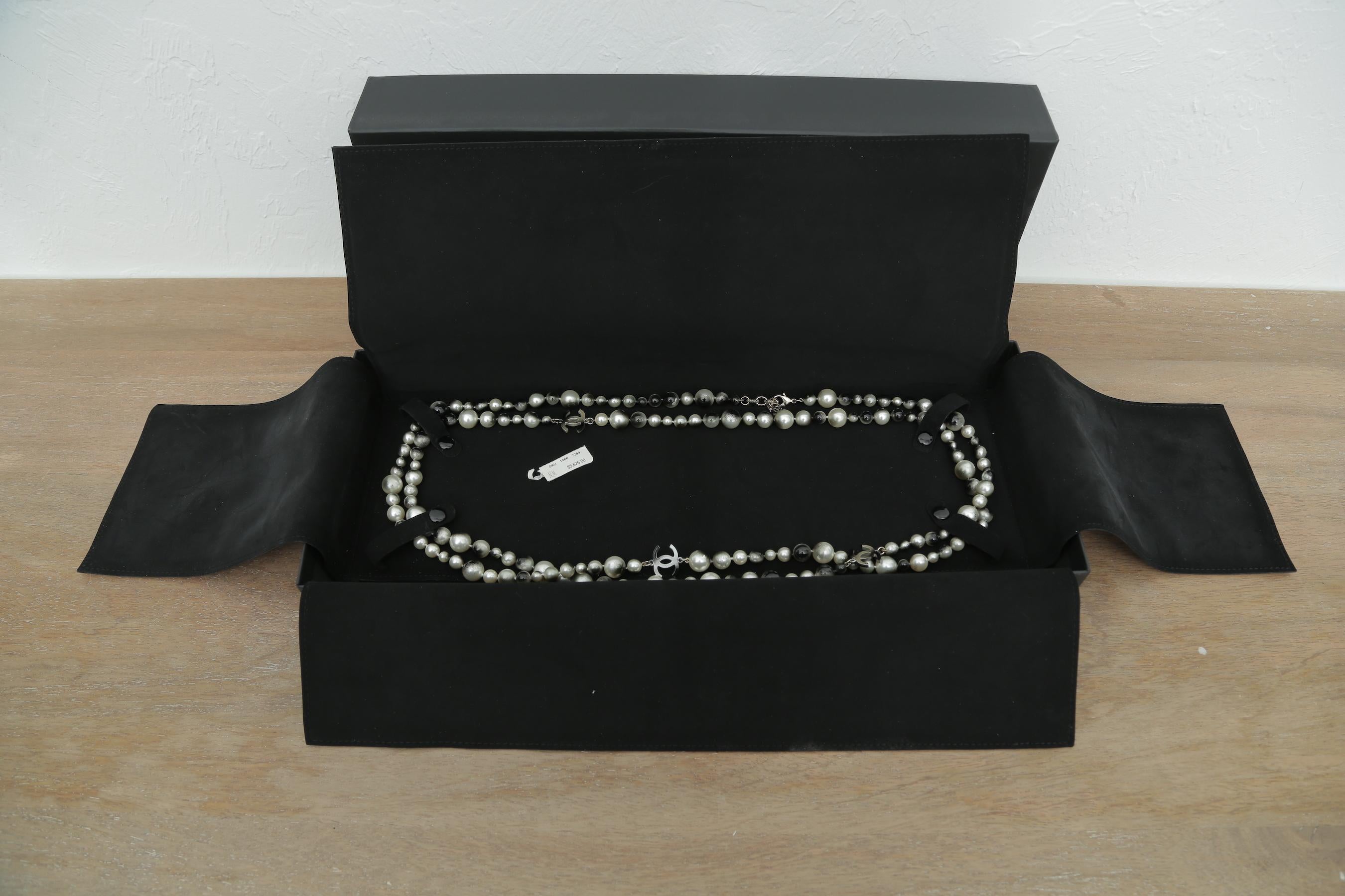 Women's or Men's Chanel Grey Silver and Long Pearl Cc Necklace