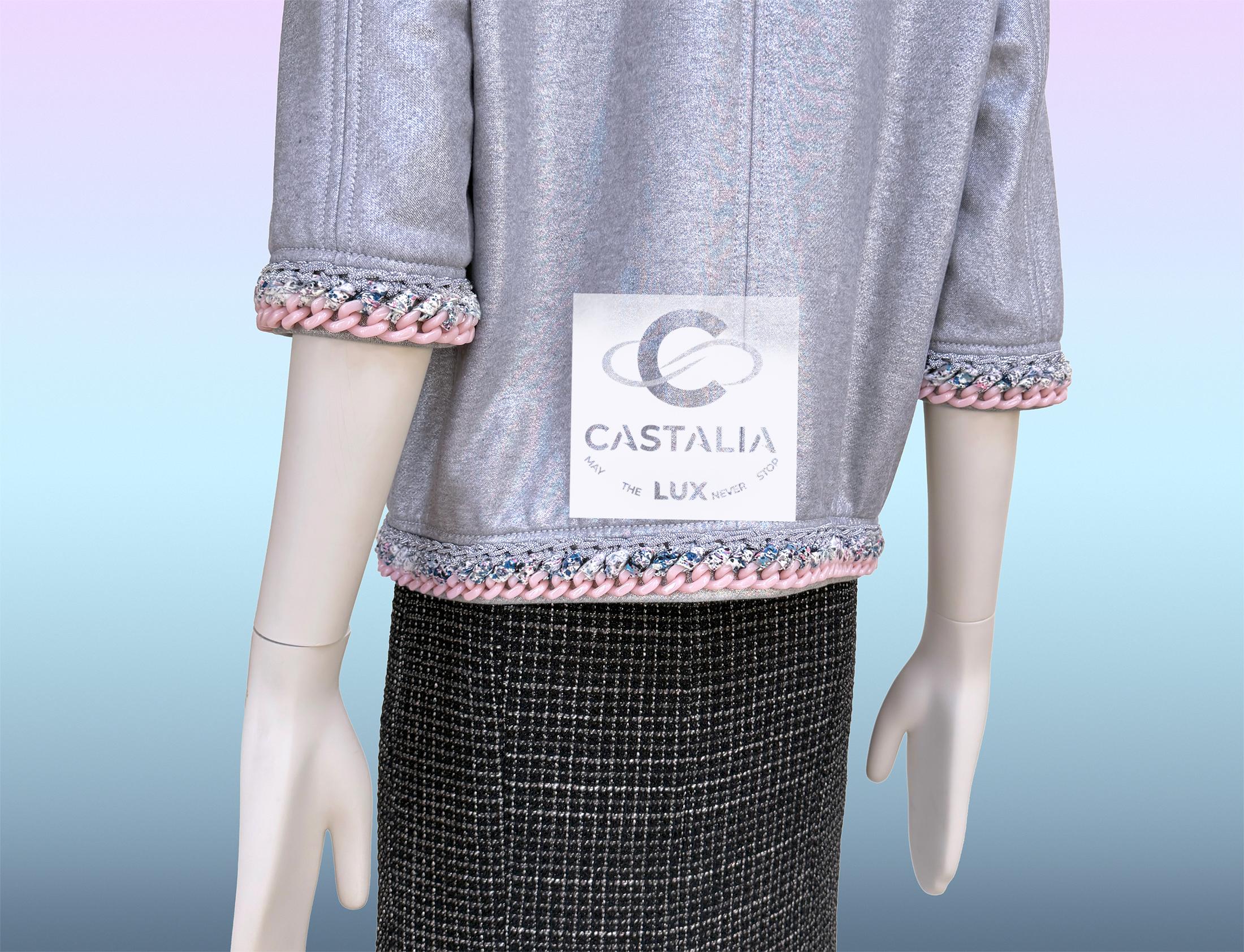 CHANEL Cardigan gris argenté avec bordure en maillons de chaîne 40 FR en vente 6