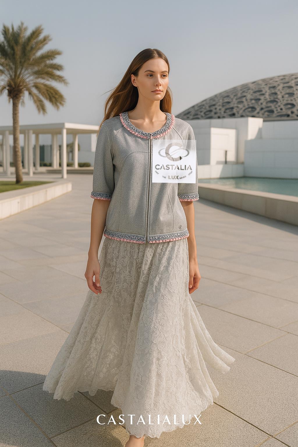 CHANEL Cardigan gris argenté avec bordure en maillons de chaîne 40 FR en vente 2