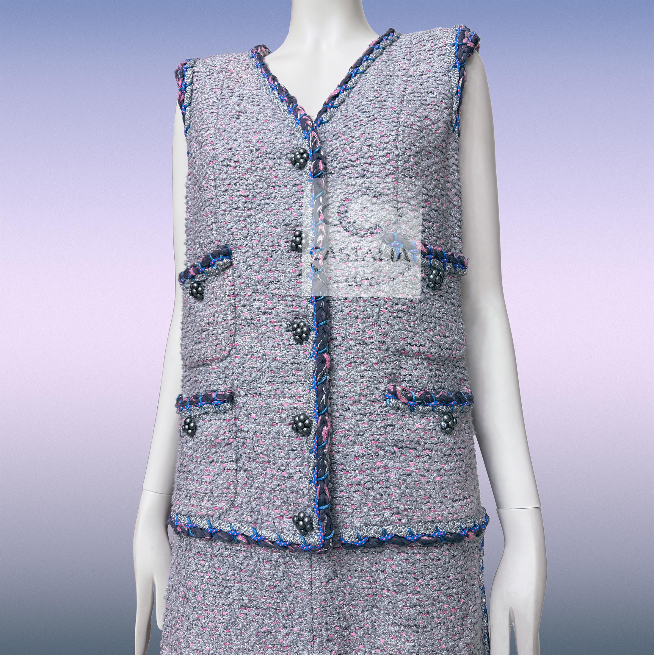 Chanel  Graues ärmelloses Tweed-Kleid 40 FR im Angebot 14