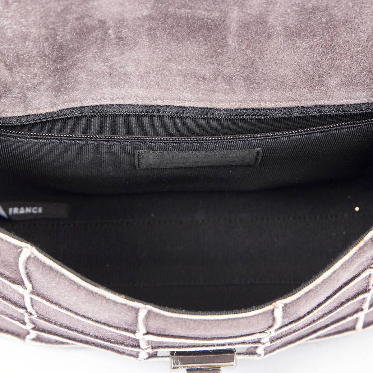 CHANEL grey suede 1997-99 255 REISSUE PATCHWORK FLAP Shoulder Bag For Sale 2