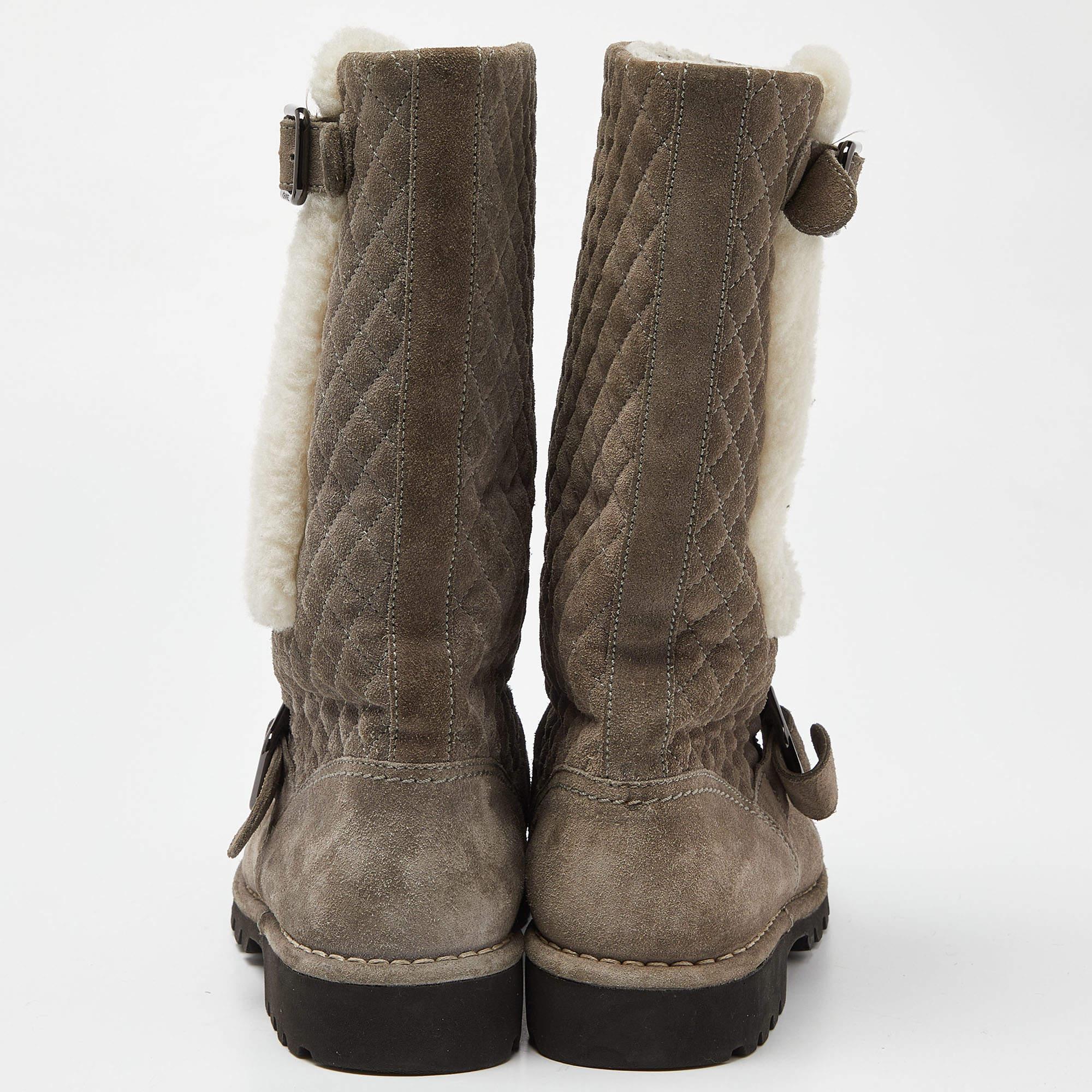 Chanel Grey Suede and Fur CC Mid Calf Boots Size 39 For Sale 2