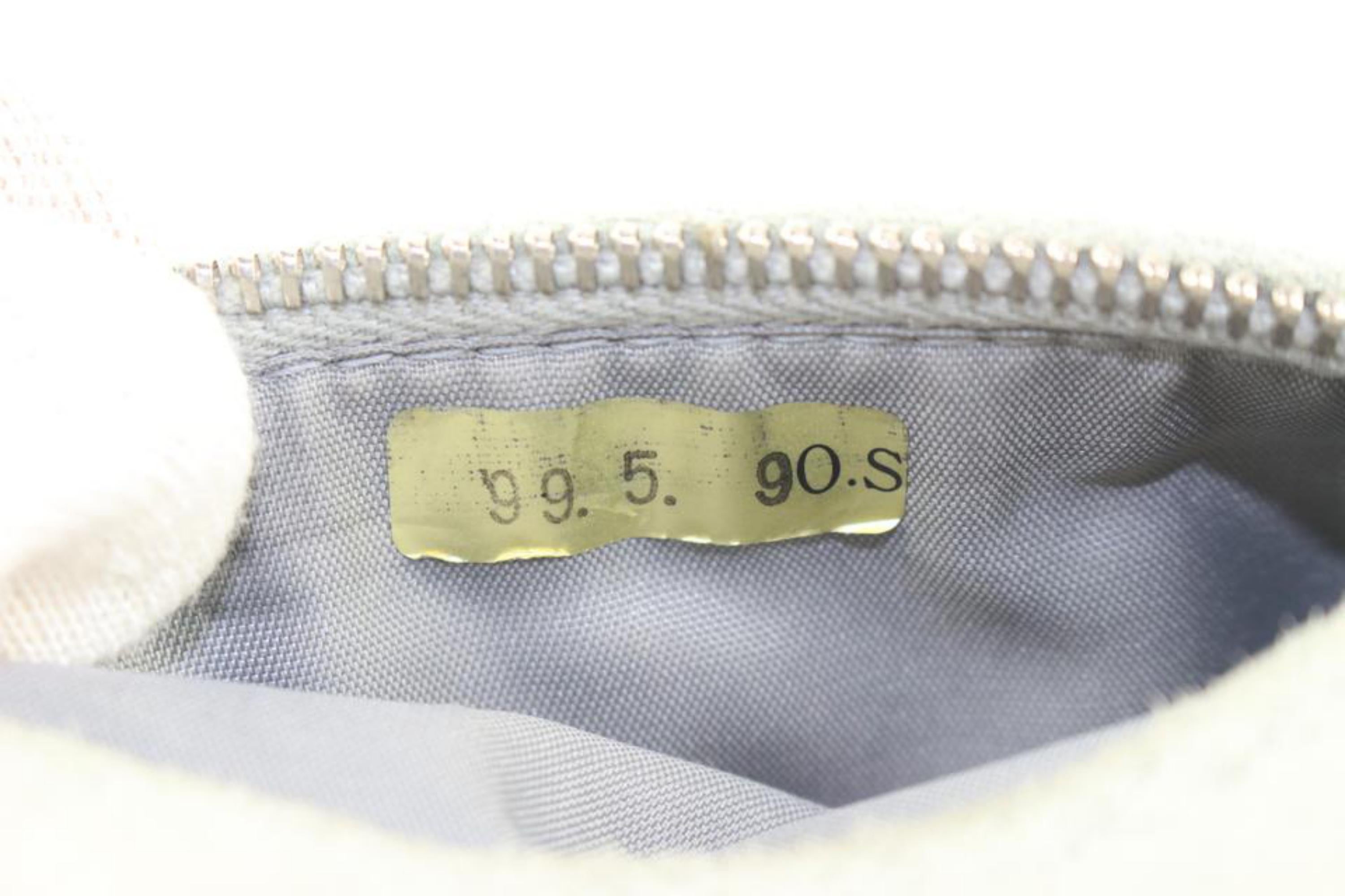 Chanel Graue Wildleder-Umhängetasche mit flacher Kette 1c815a im Zustand „Relativ gut“ im Angebot in Dix hills, NY