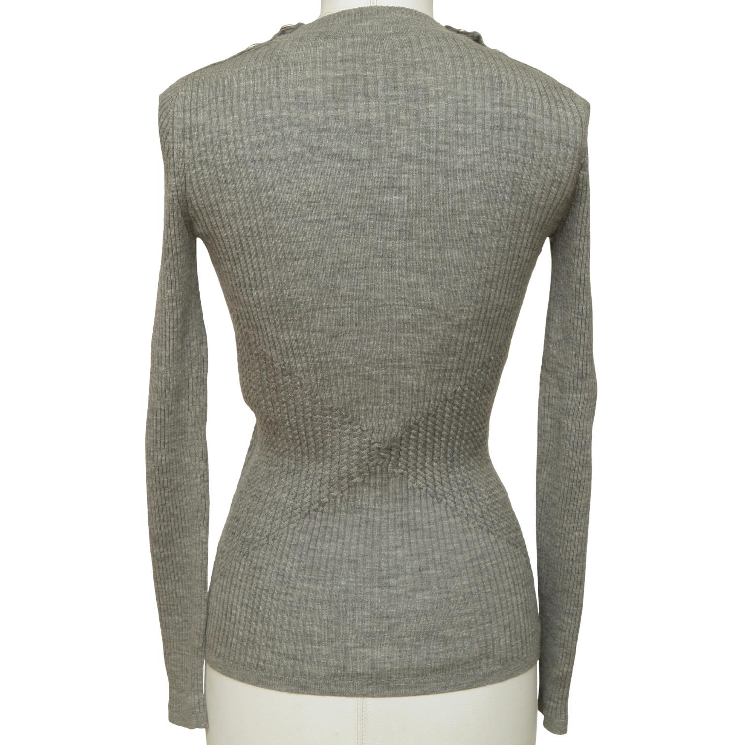 CHANEL Long Sleeve Grey Sweater Top Knit Crew Neck Silver CC Logo Sz 34 2016 In Good Condition In Hollywood, FL