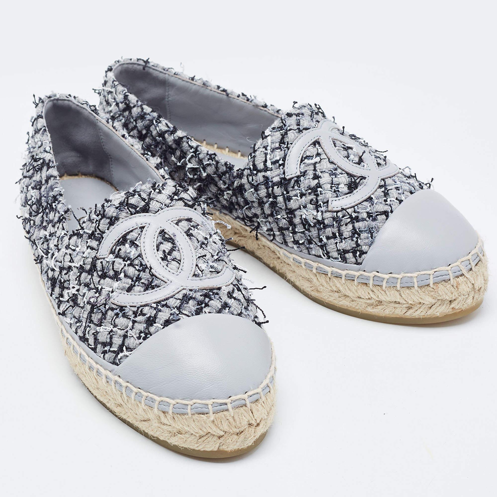 Gray Chanel Grey Tweed and Leather Cap Toe CC Espadrille Flats Size 36